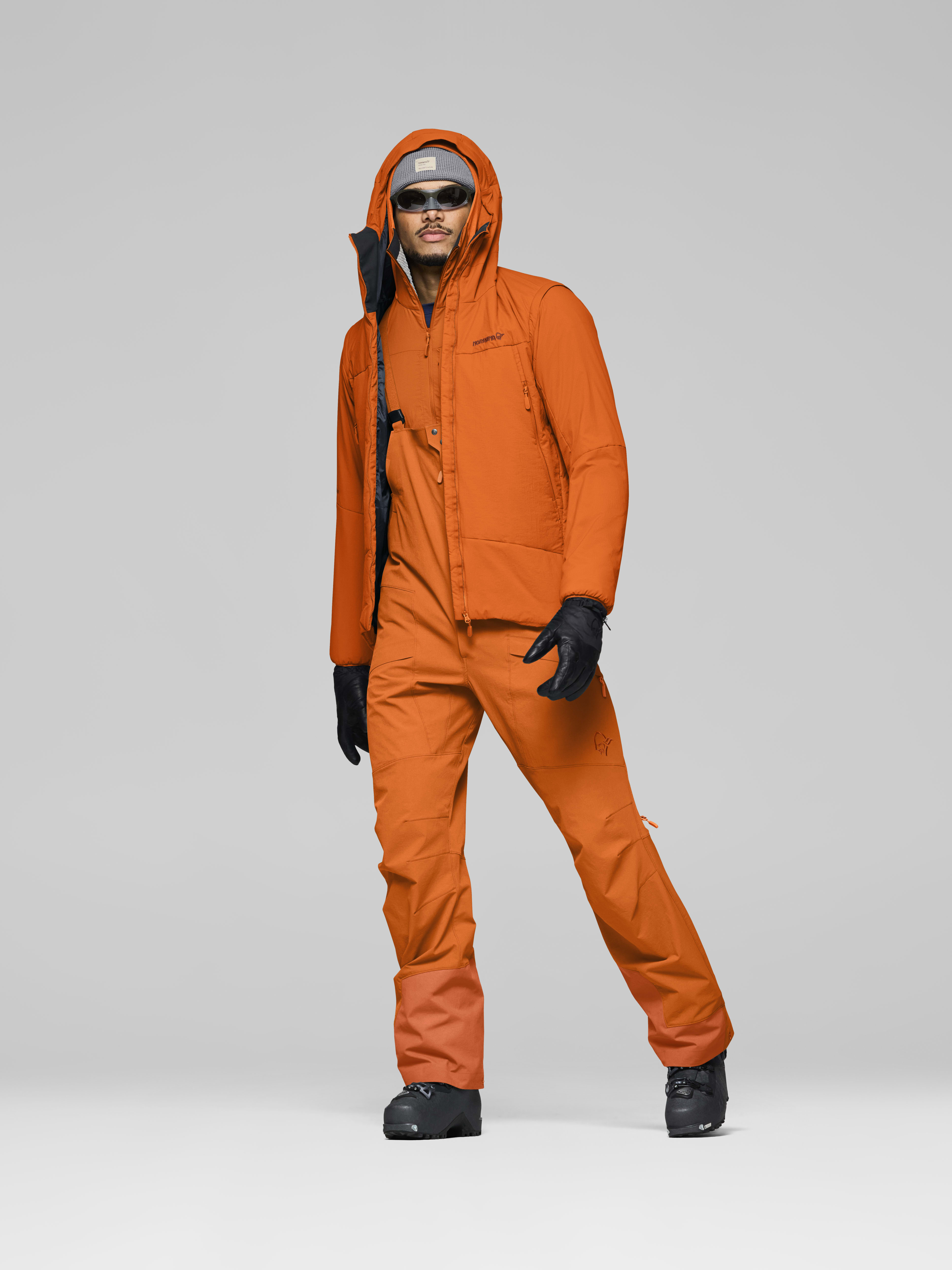 Male Look opening image of more flex1 Bibs Gold Flame