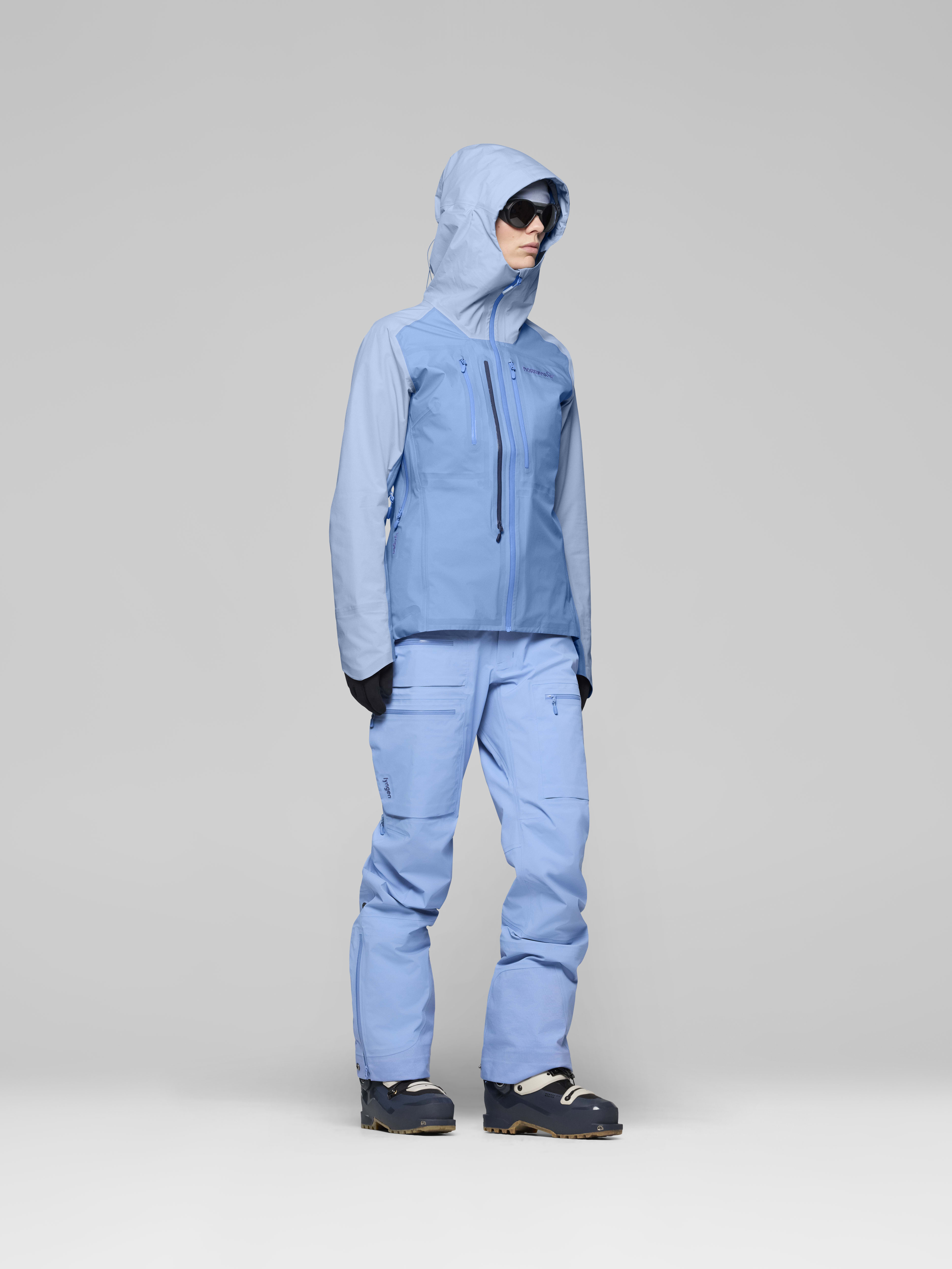 Female Look side image of lyngen Gore-Tex Jacket Allure/Cashmere Blue