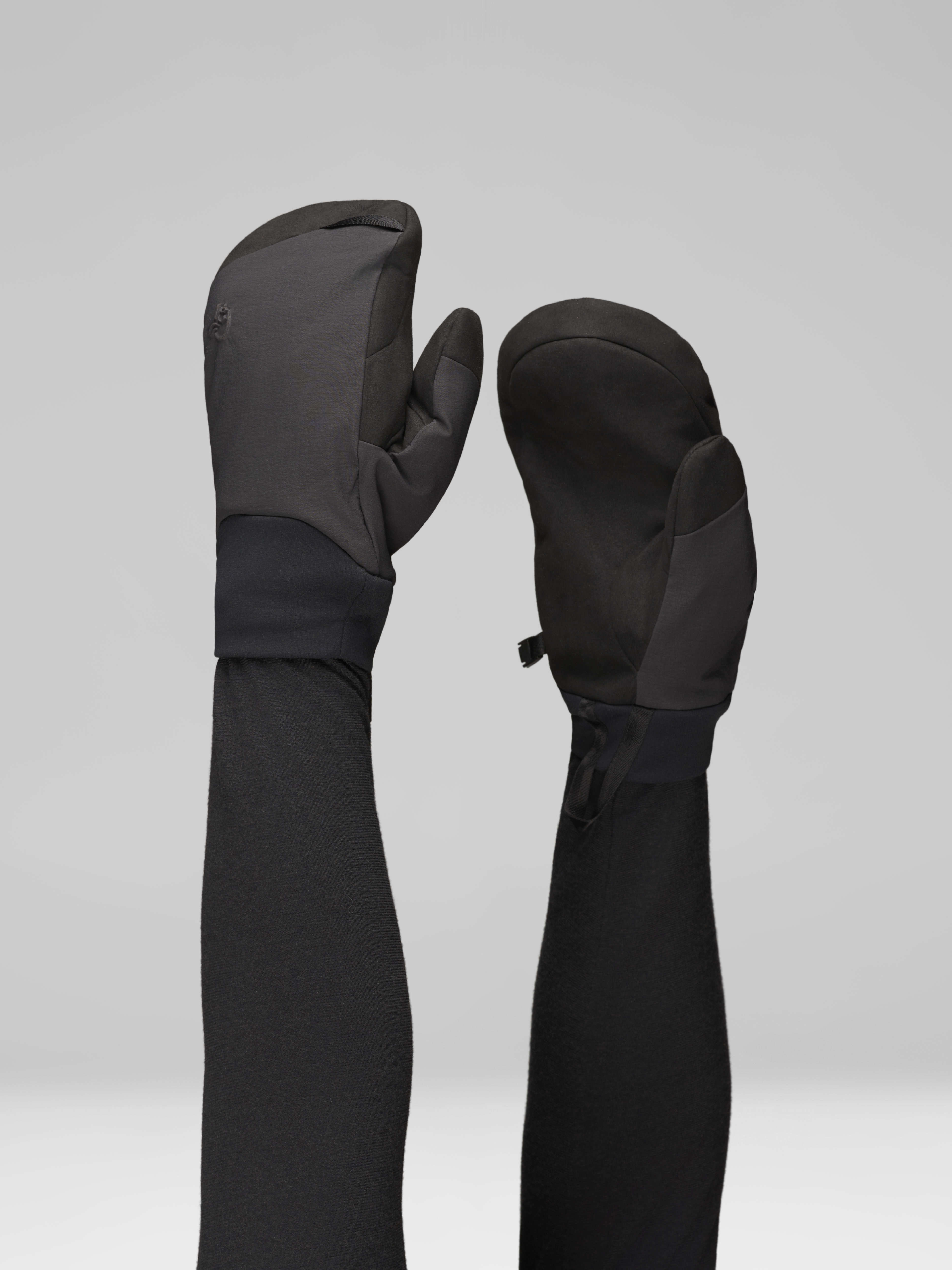 Female Look front image of lyngen thermo60 Mittens Caviar Black
