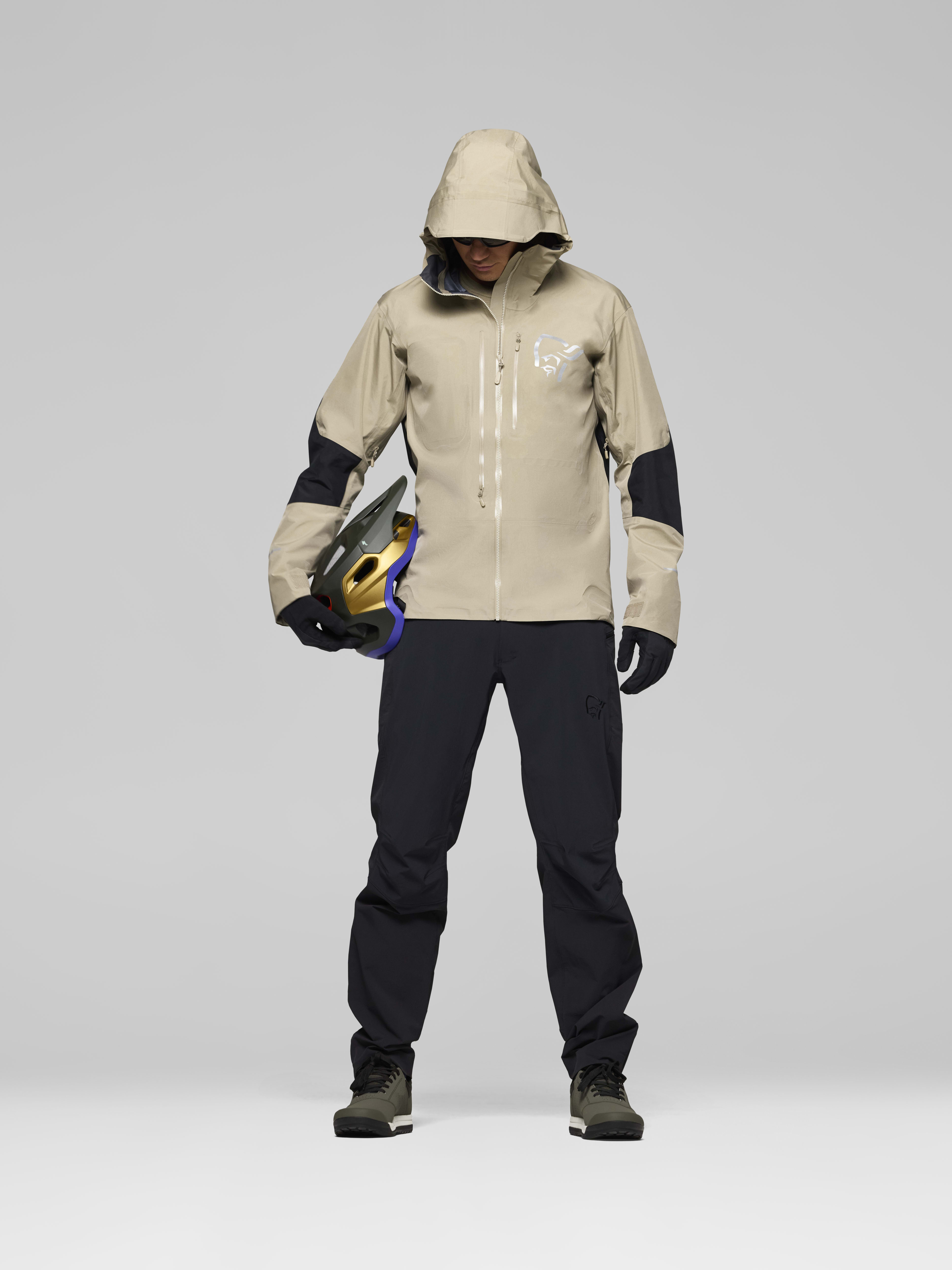Male Look opening image of fjora Gore-Tex Pro Jacket Winter Twig/Caviar Black