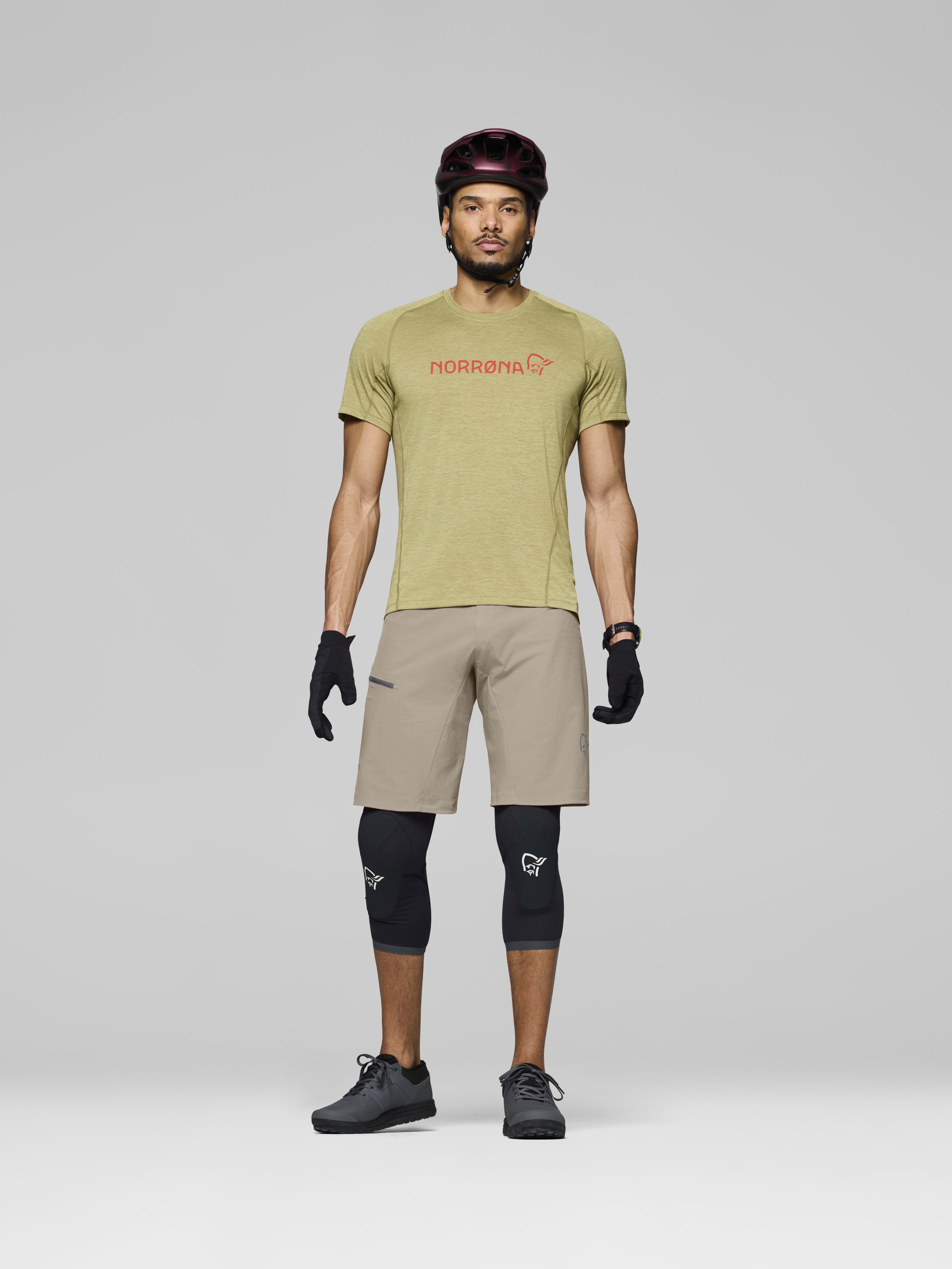 Male Look opening image of fjora flex1 light Shorts Winter Twig