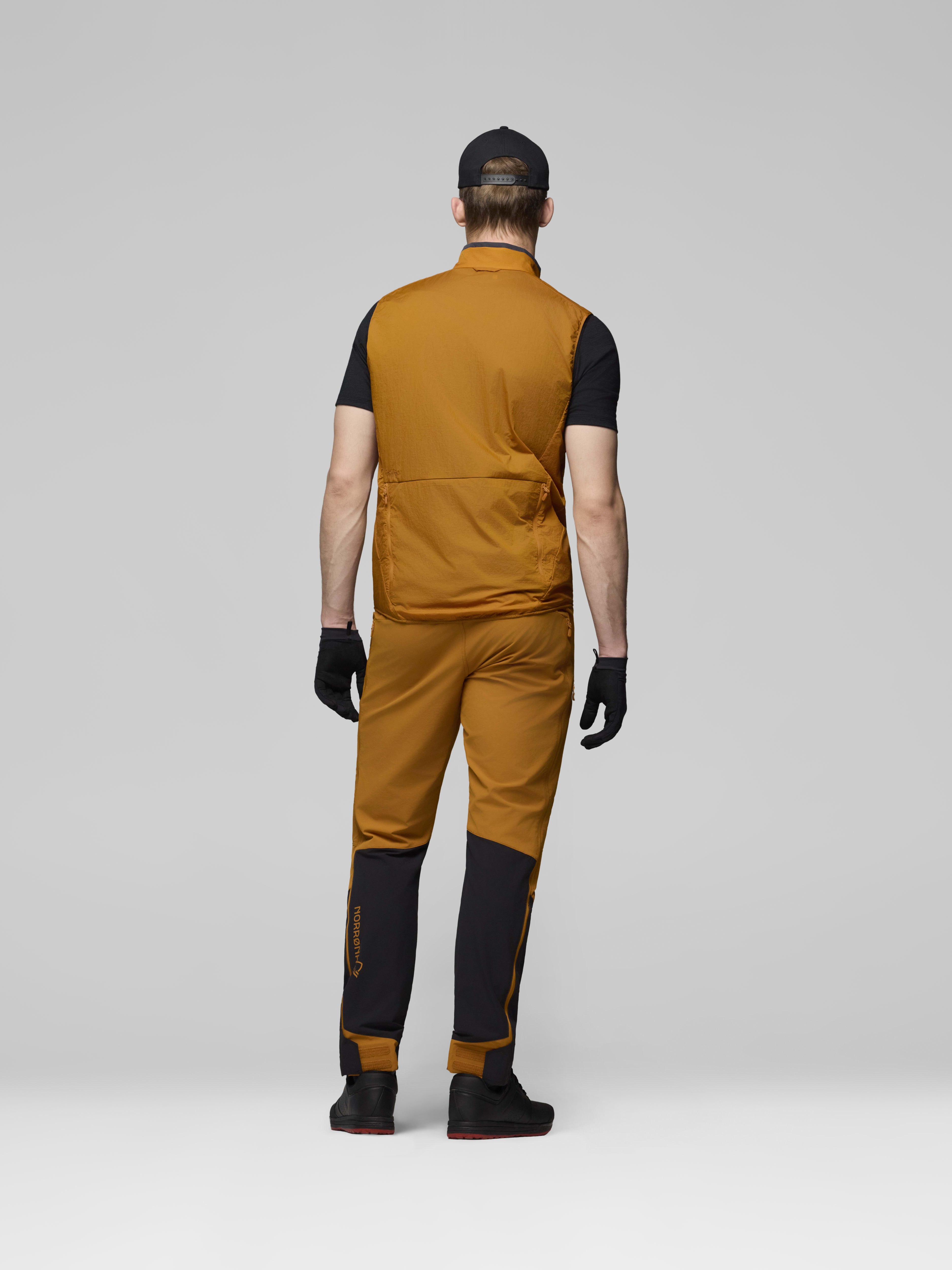 Male Look back image of fjora aero40 thermo100active Vest Honey Ginger