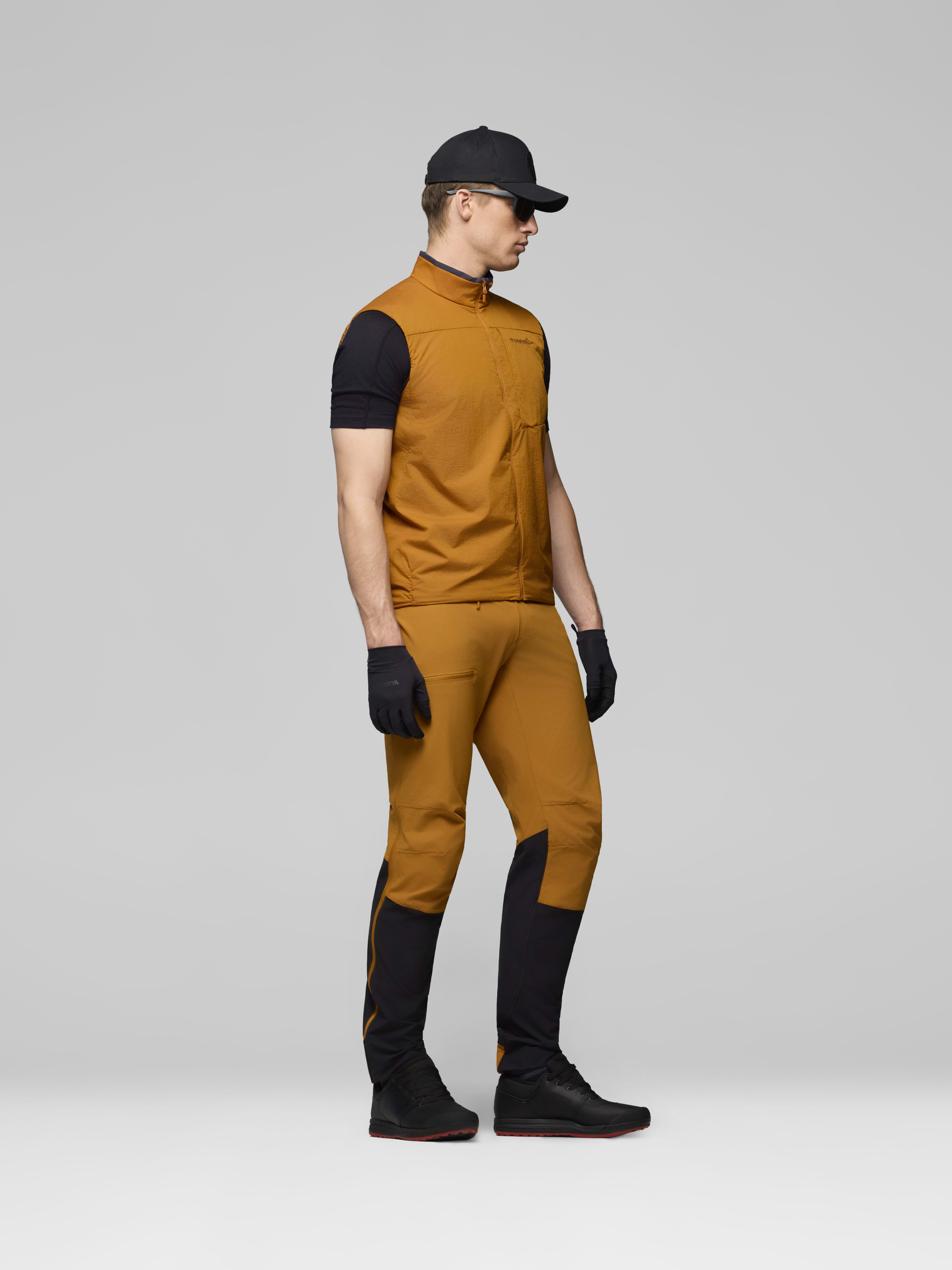 Male Look side image of fjora aero40 thermo100active Vest Honey Ginger