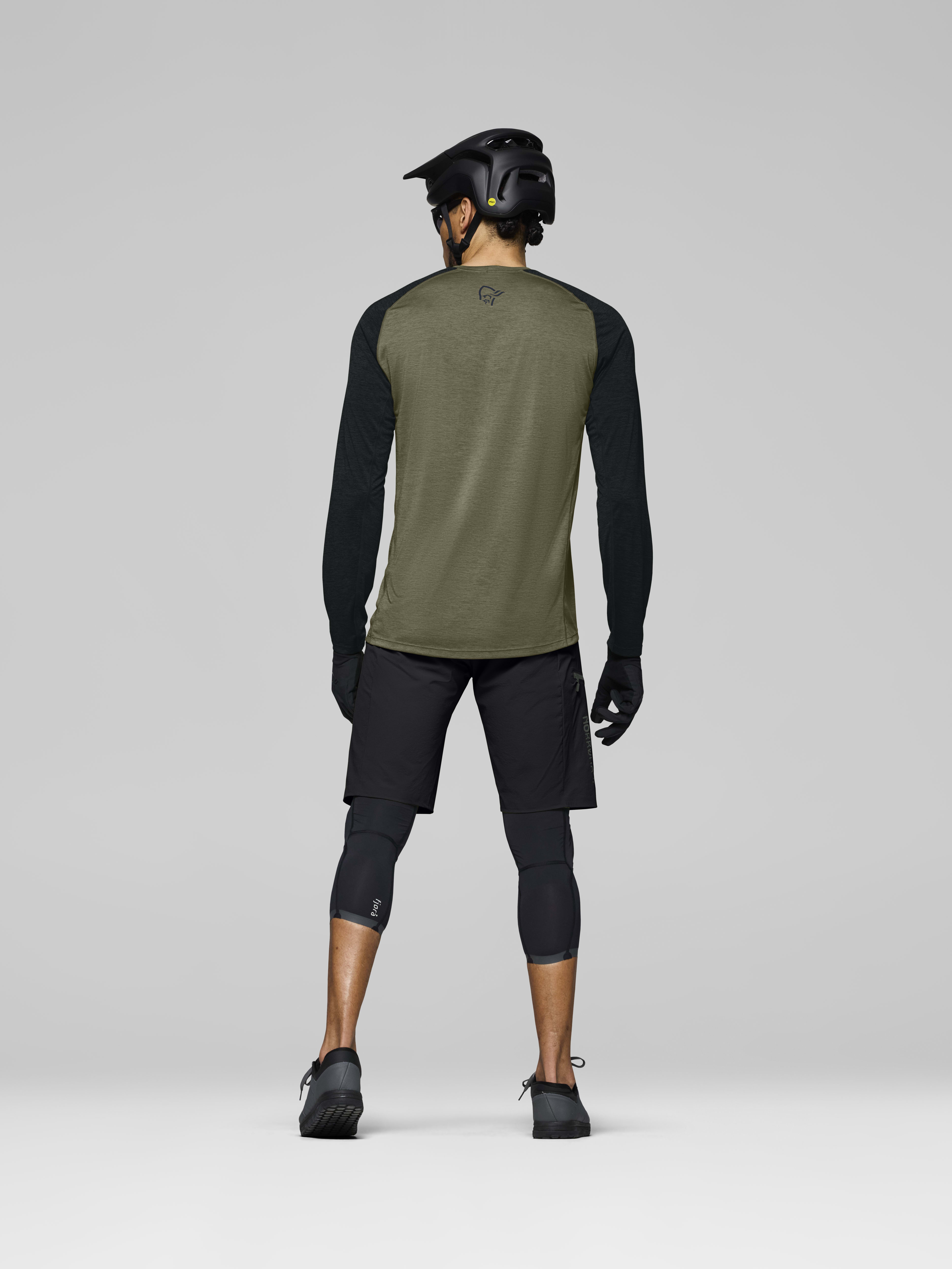 Male Look back image of fjora equaliser lightweight Long Sleeve Olive Night