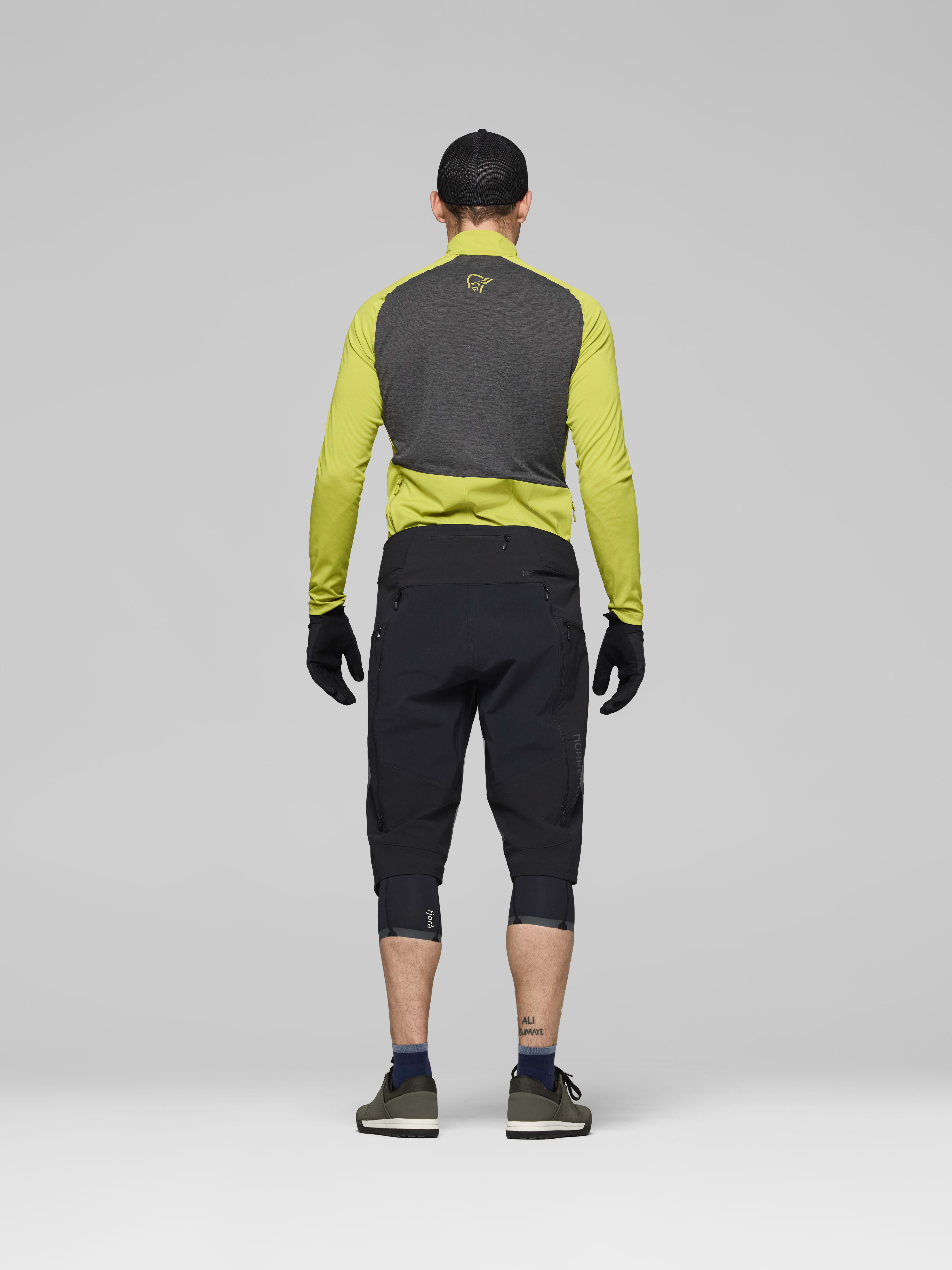 Male Look back image of fjora flex1 hybrid Shorts Caviar Black
