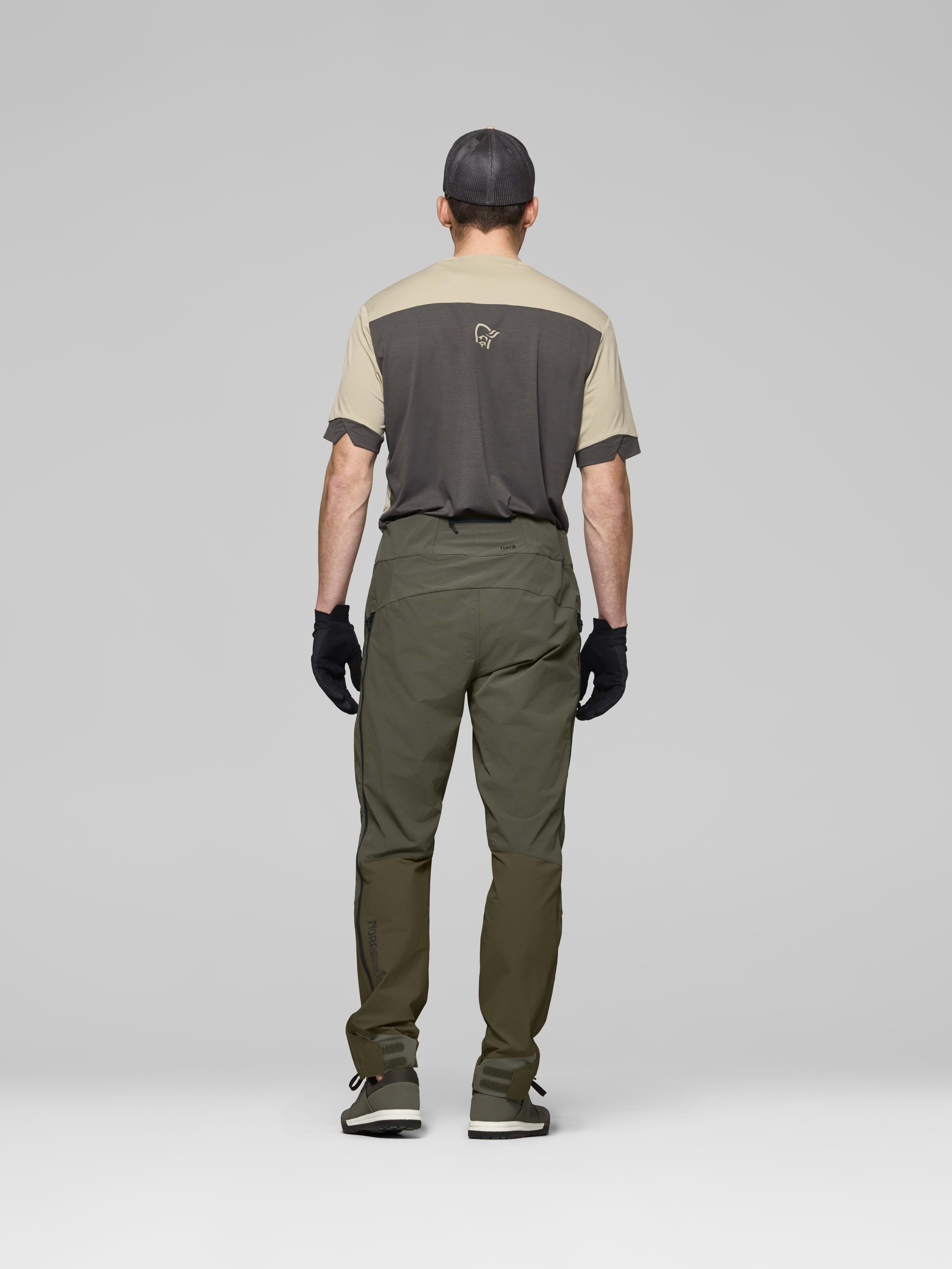 Male Look back image of fjora flex1 Pants Olive Night