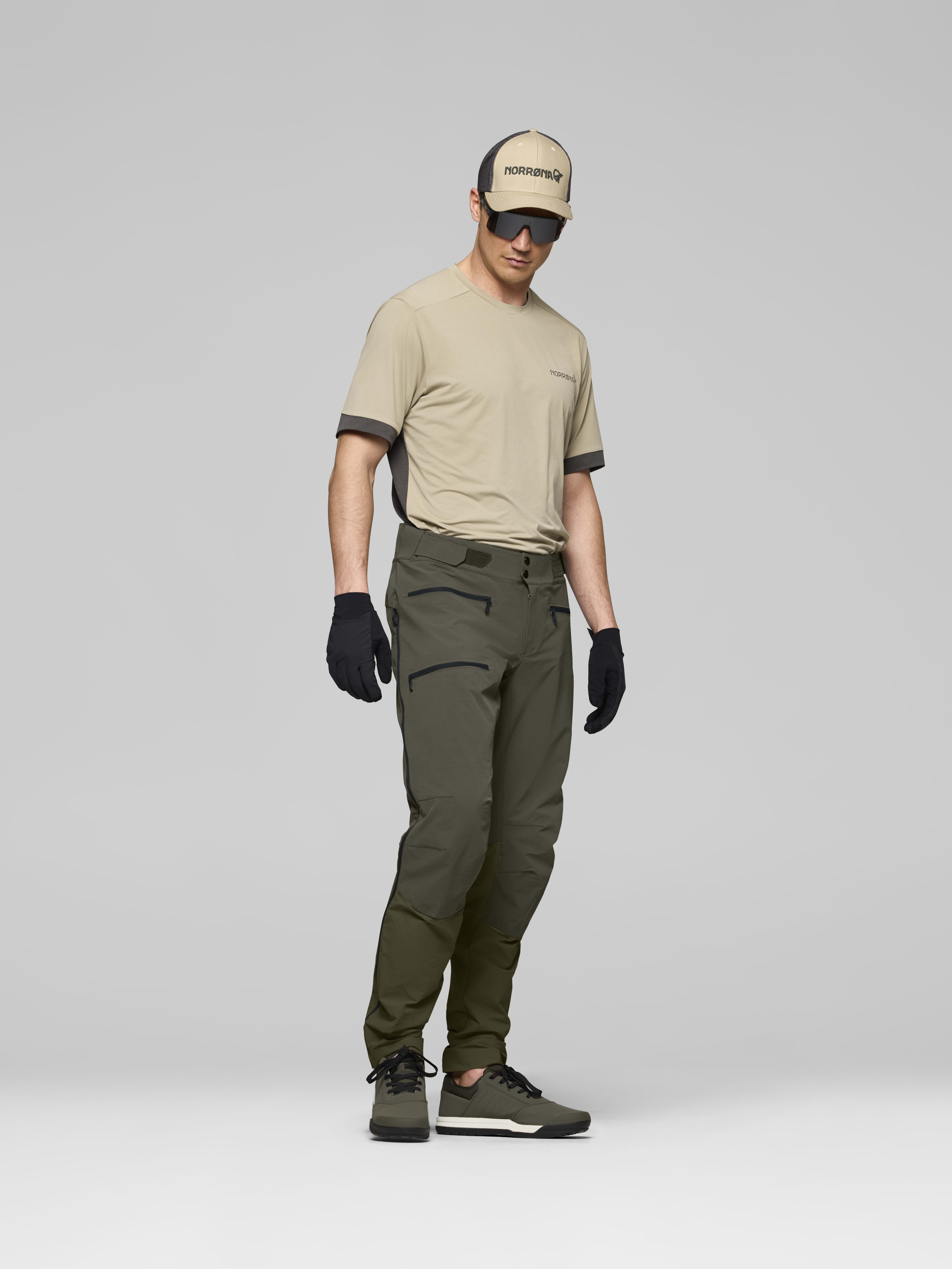Male Look side image of fjora flex1 Pants Olive Night