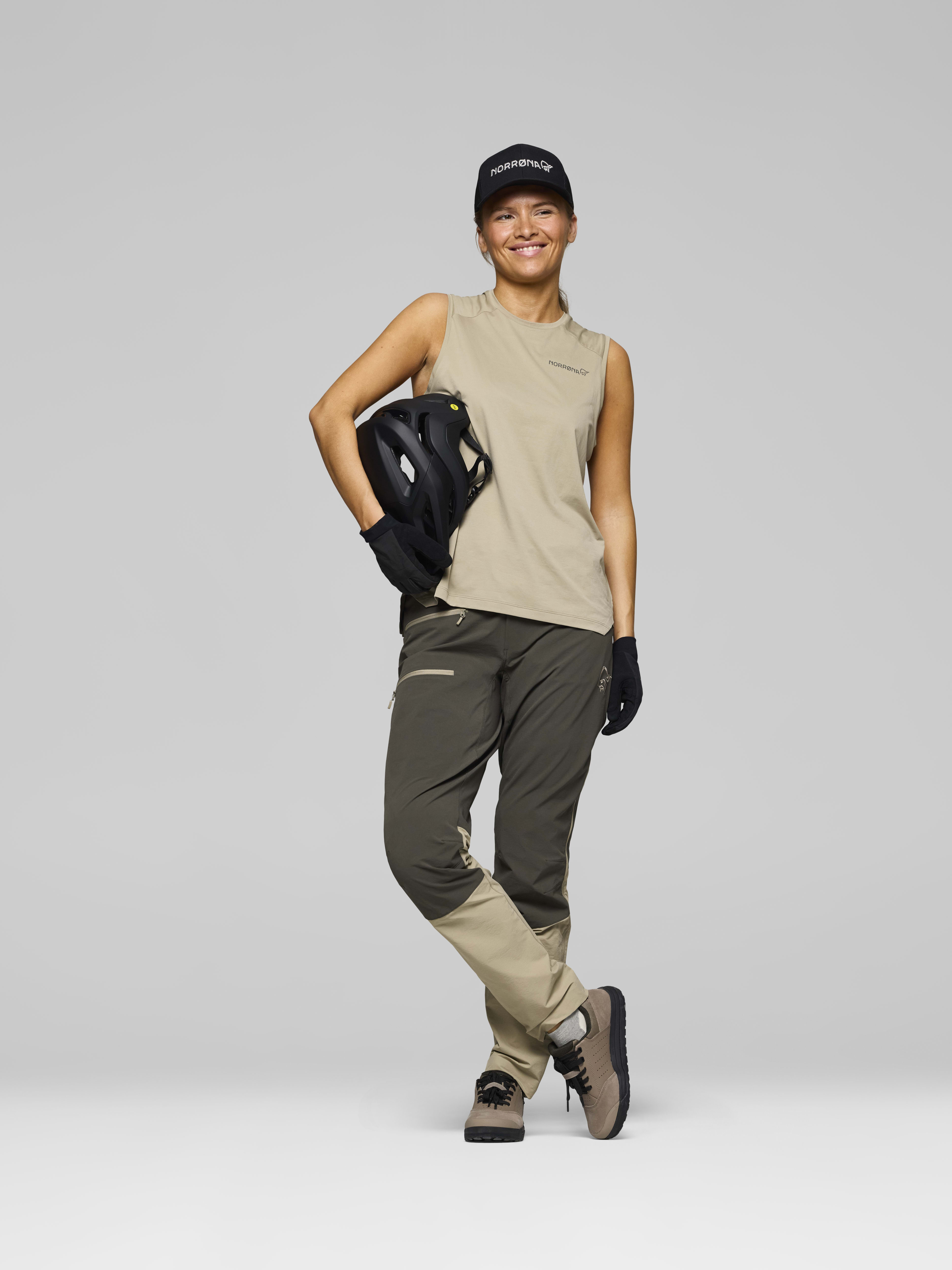 Female Look opening image of fjora flex1 Pants Beluga/Winter Twig