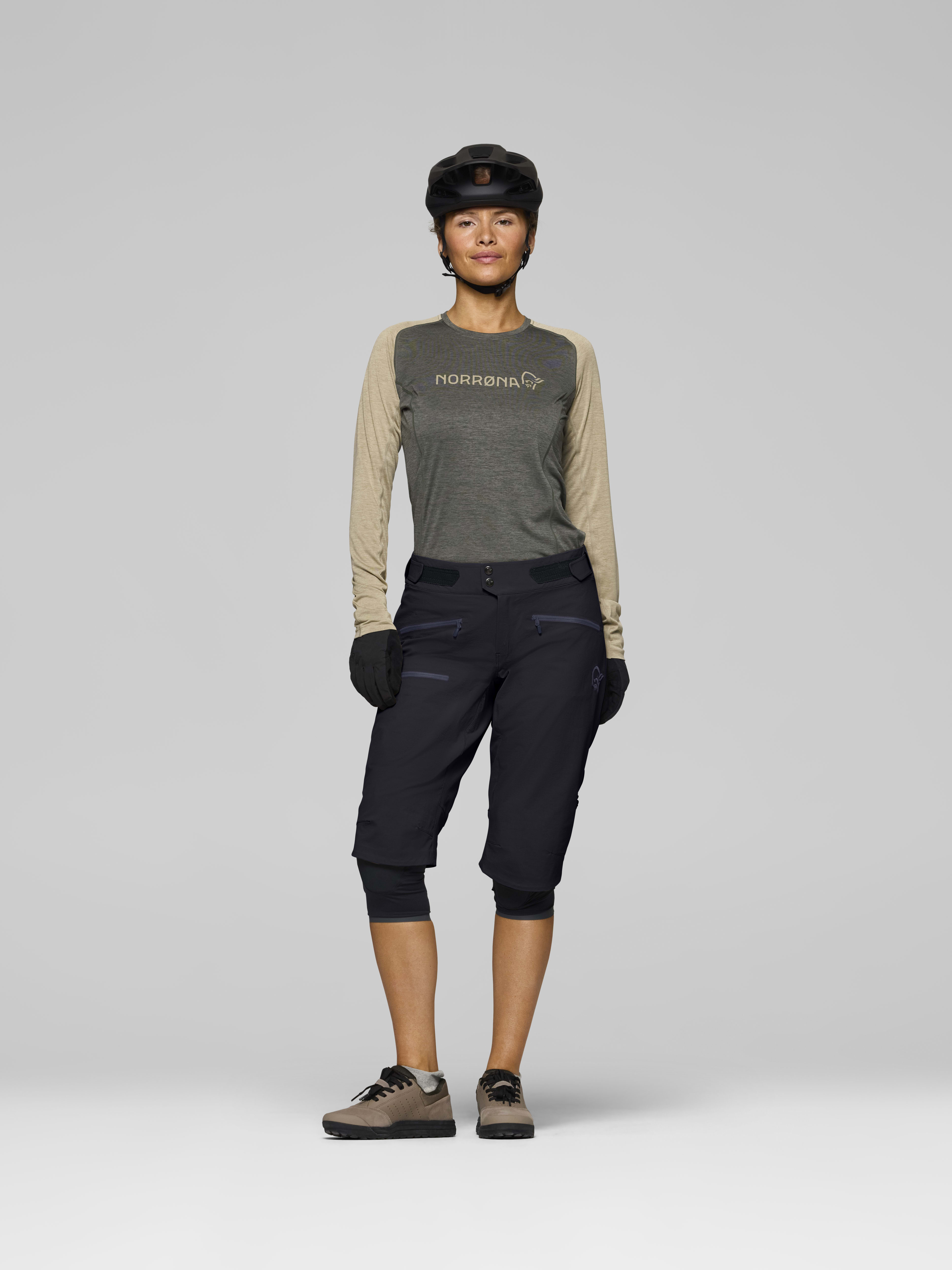 Female Look front image of fjora flex1 Shorts Caviar Black