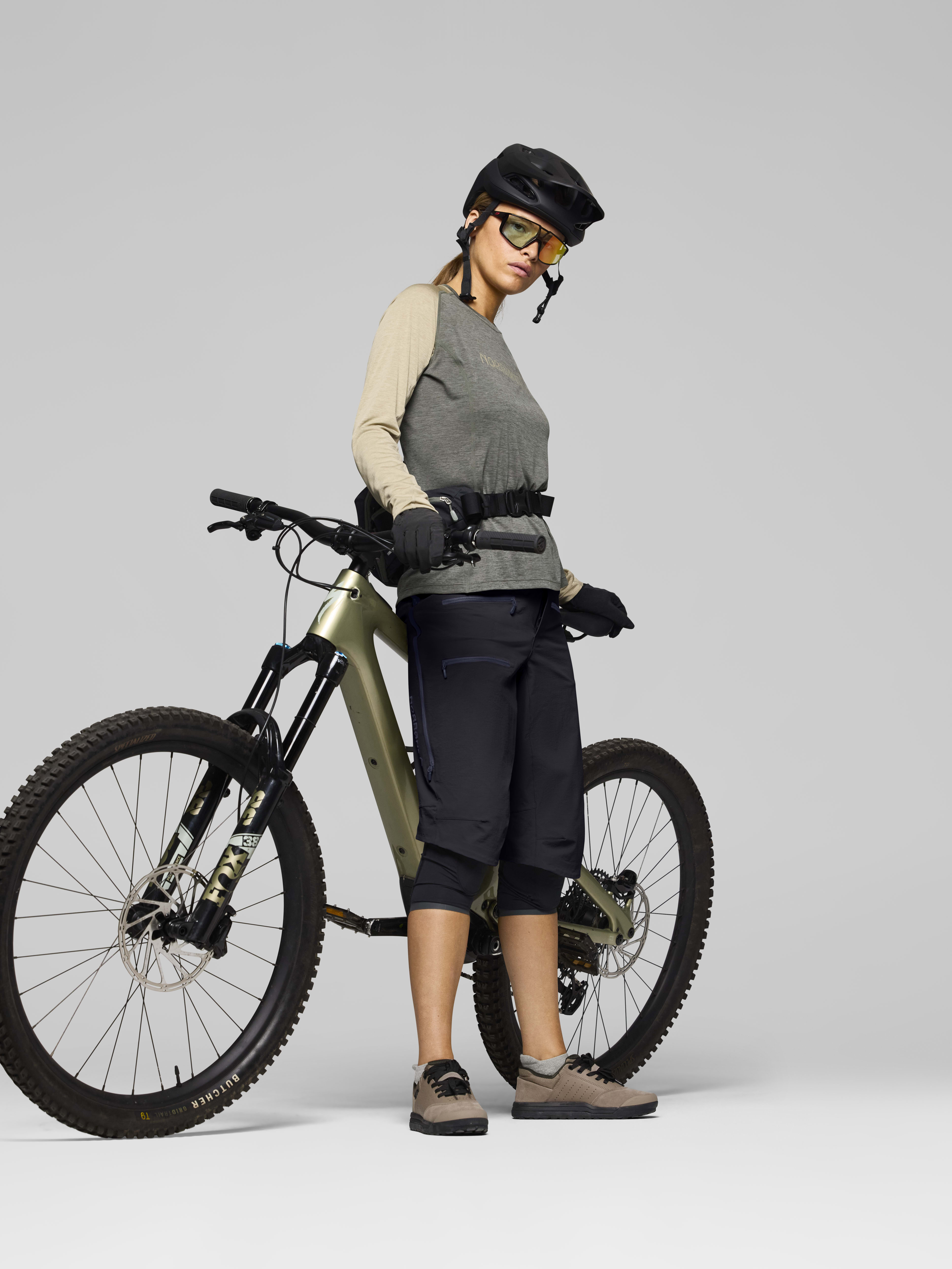 Female Look opening image of fjora flex1 Shorts Caviar Black