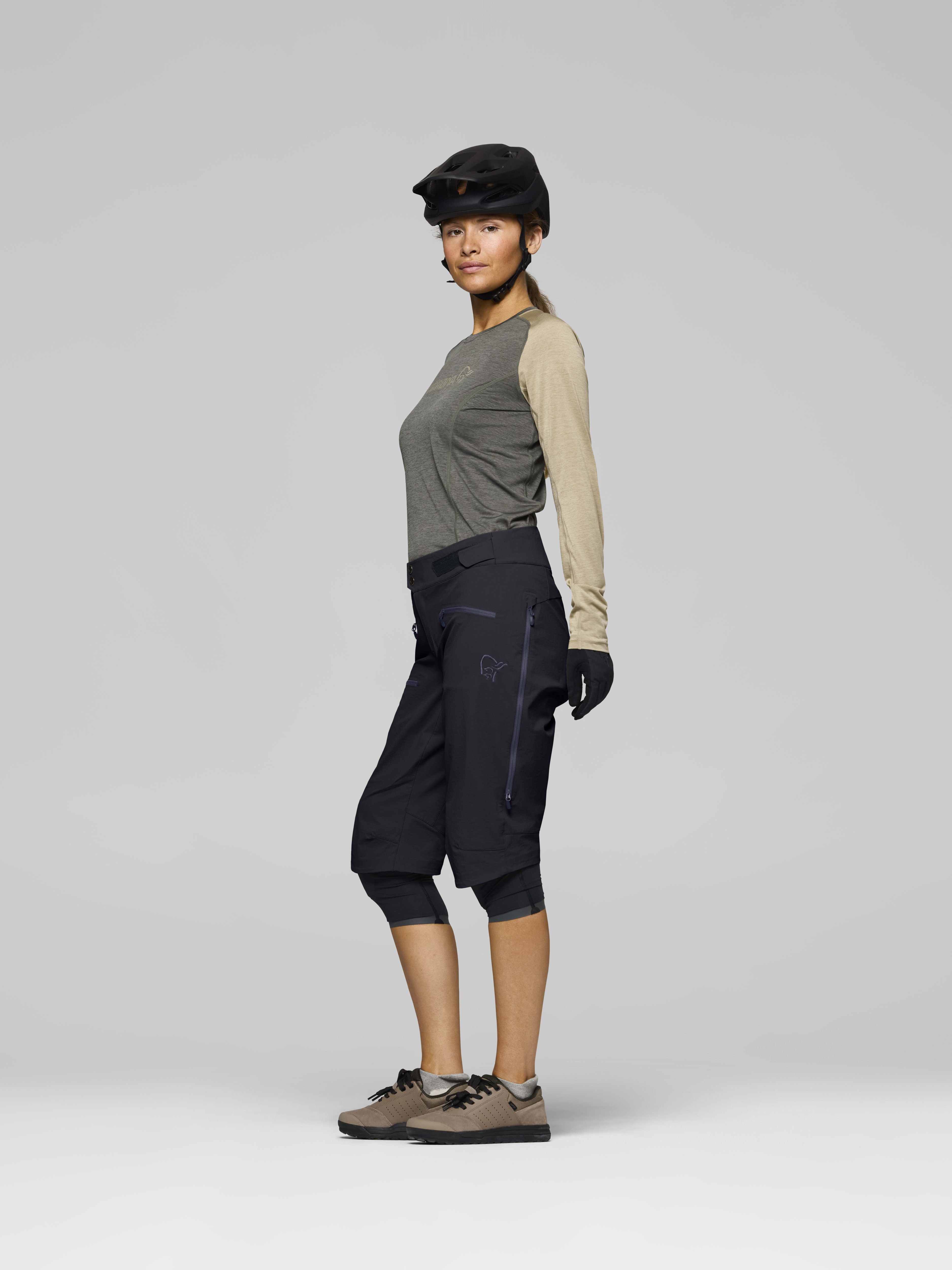 Female Look side image of fjora flex1 Shorts Caviar Black