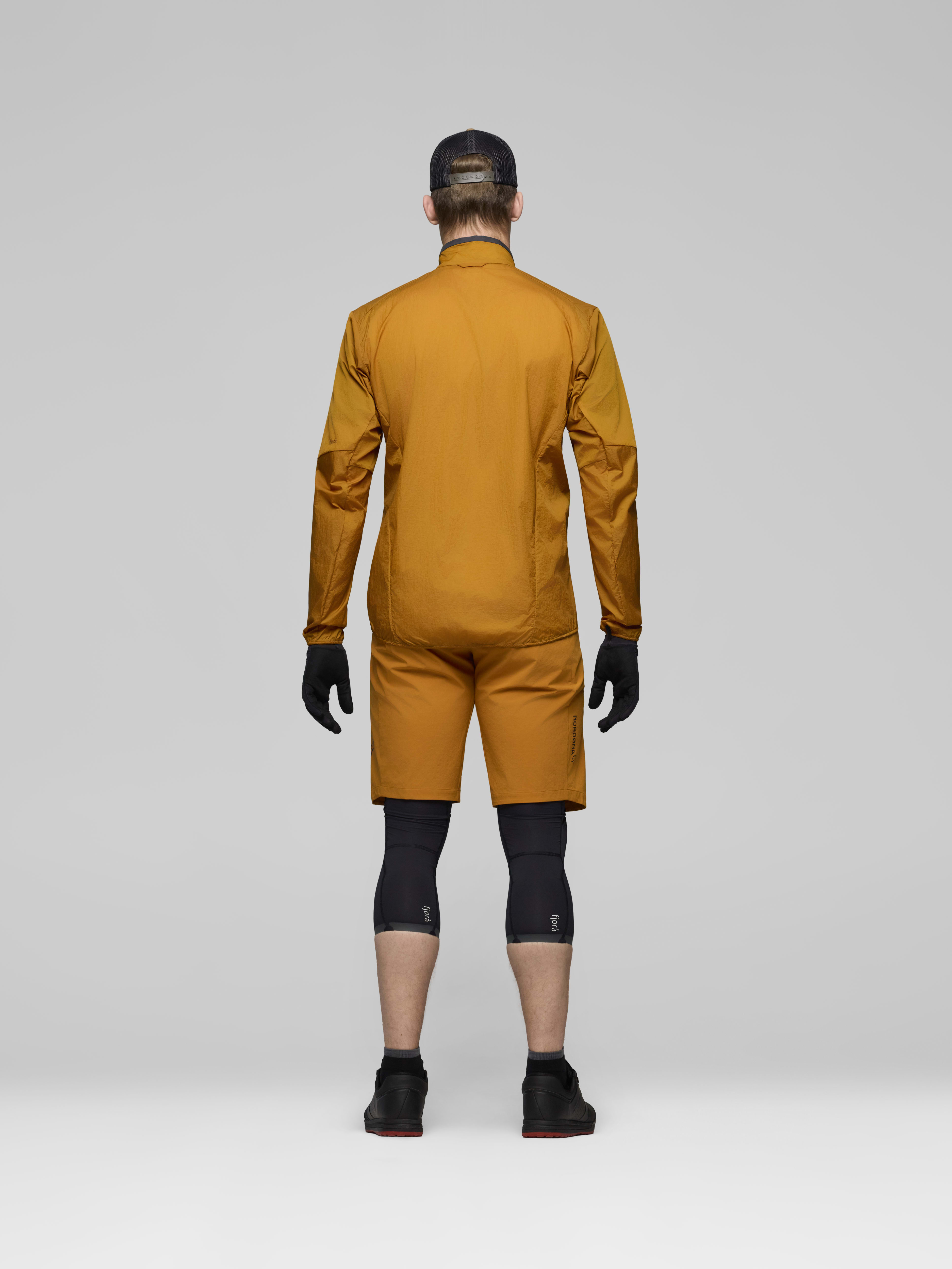 Male Look back image of fjora aero40 Jacket Honey Ginger