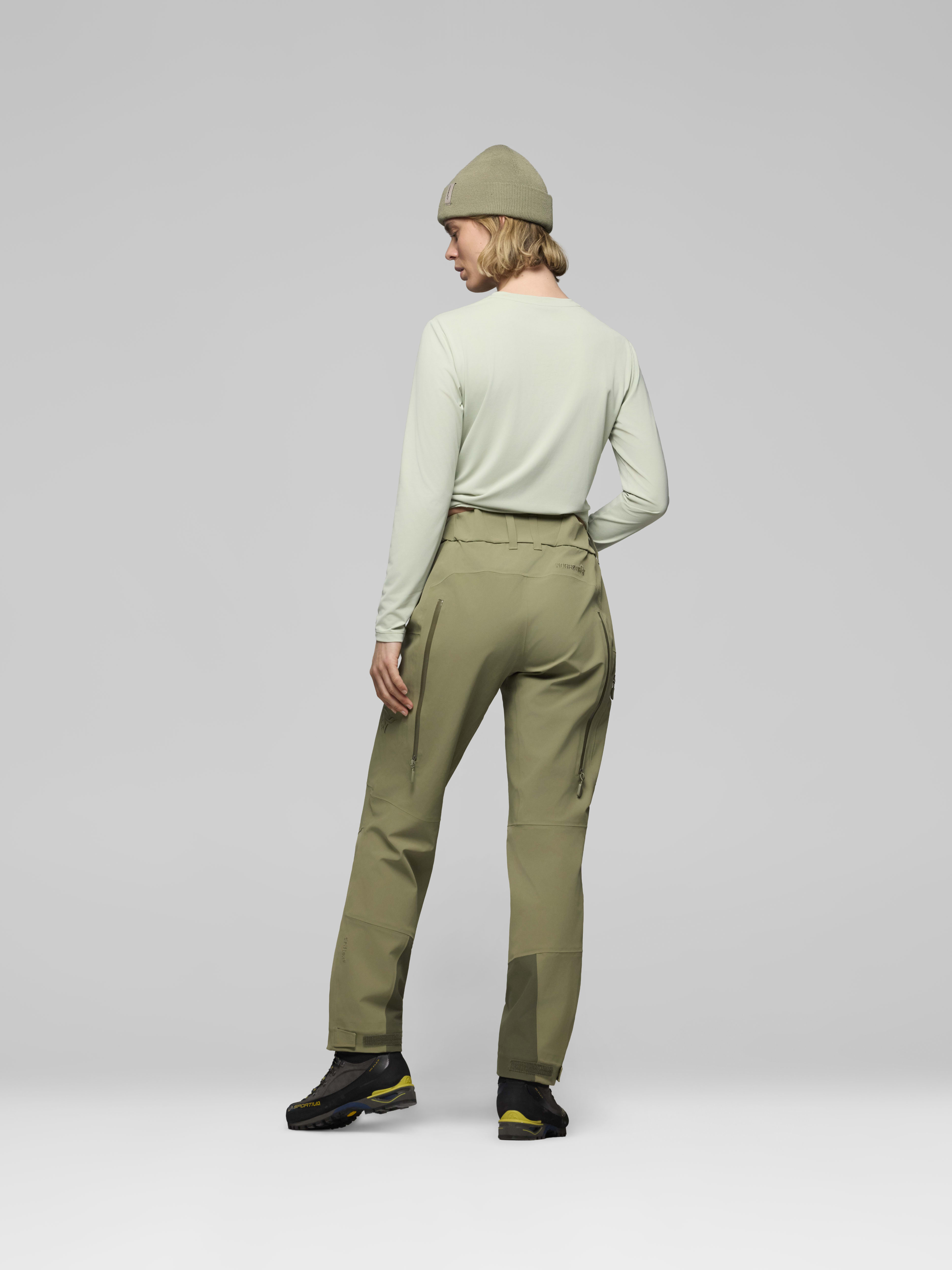 Female Look back image of femund driflex3 Pants Deep Lichen Green