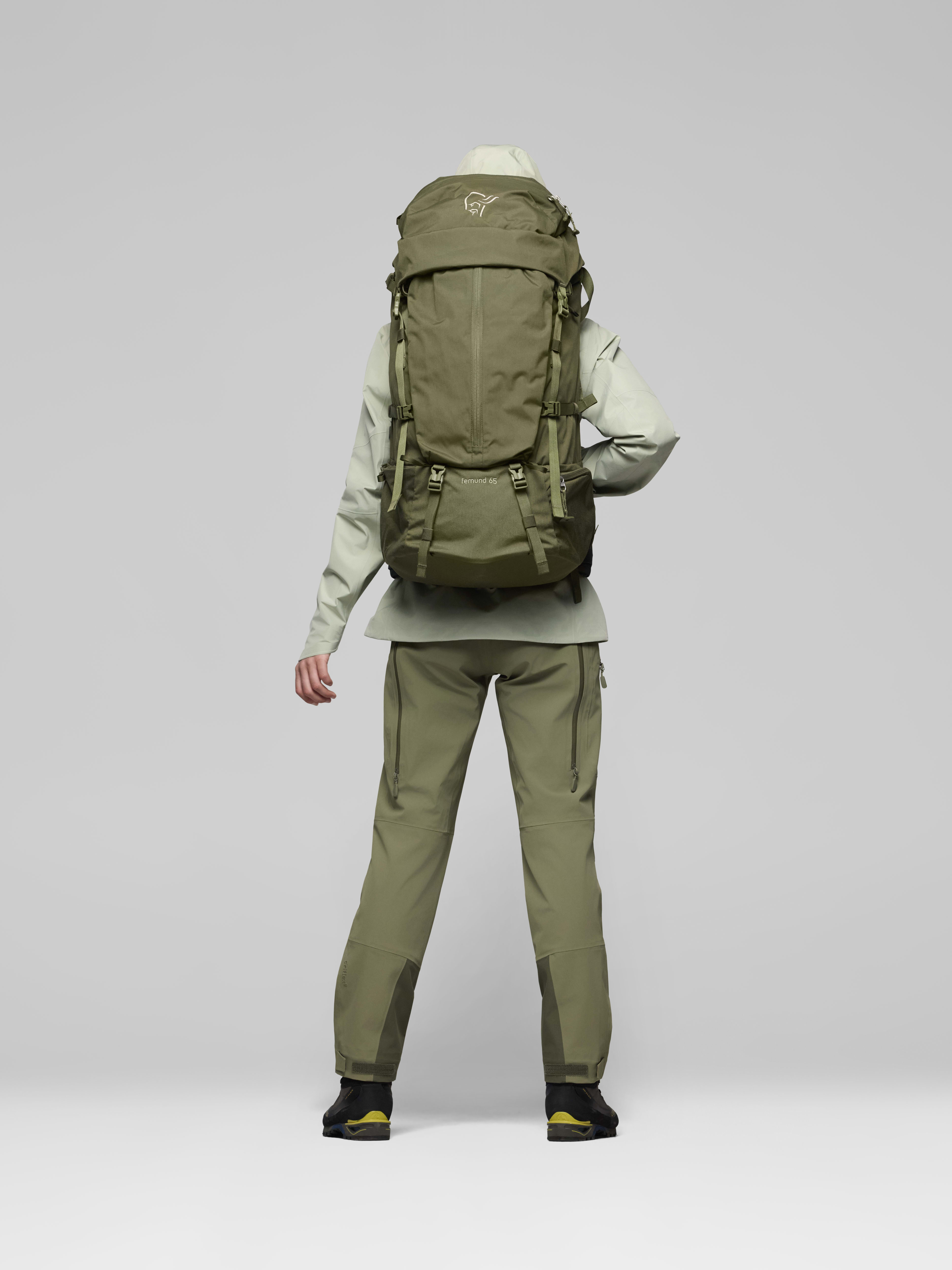 Female Look front image of femund synkron4 65L Pack Olive Night