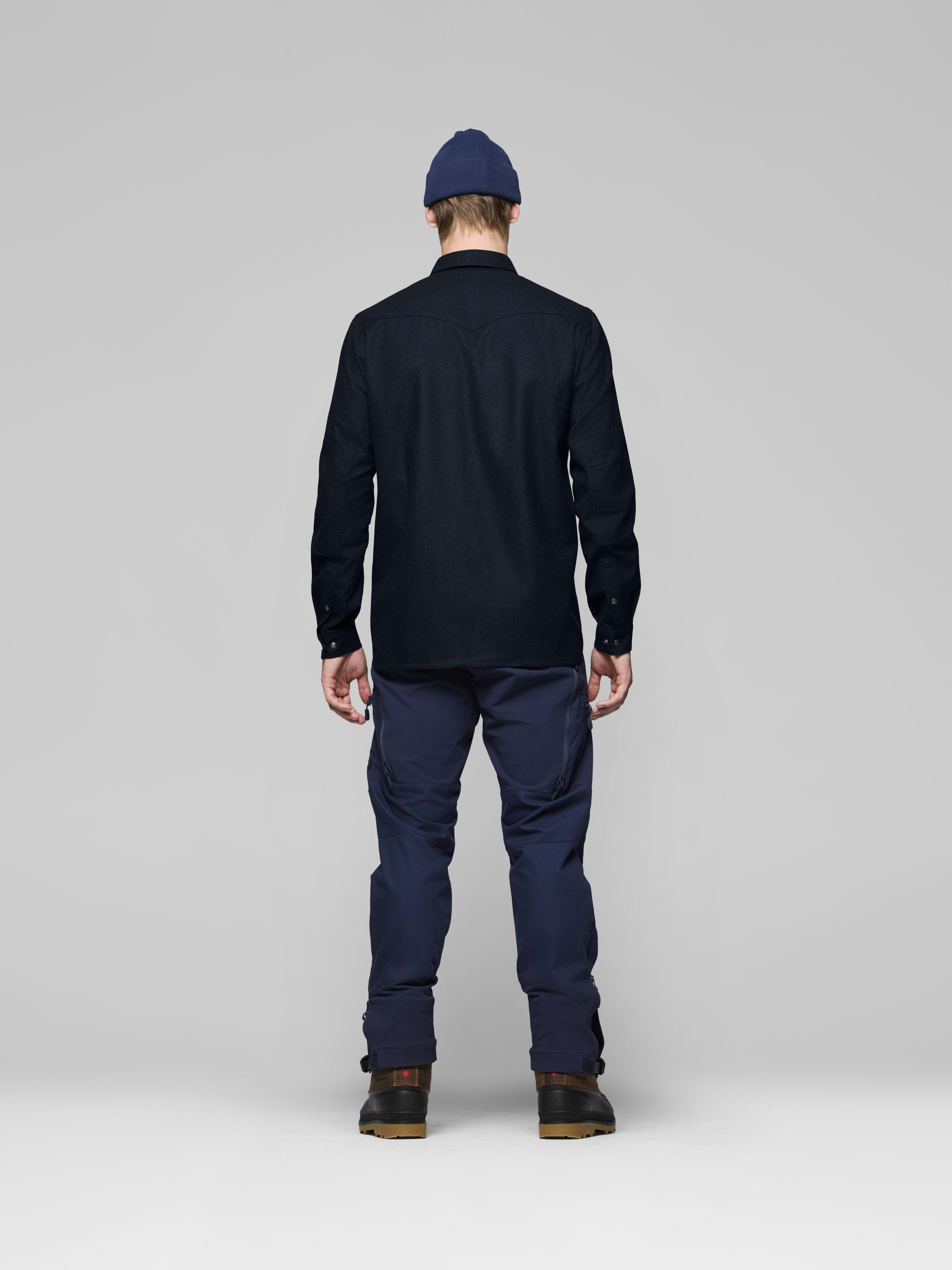 Male Look back image of femund wool plain Shirt Indigo Night
