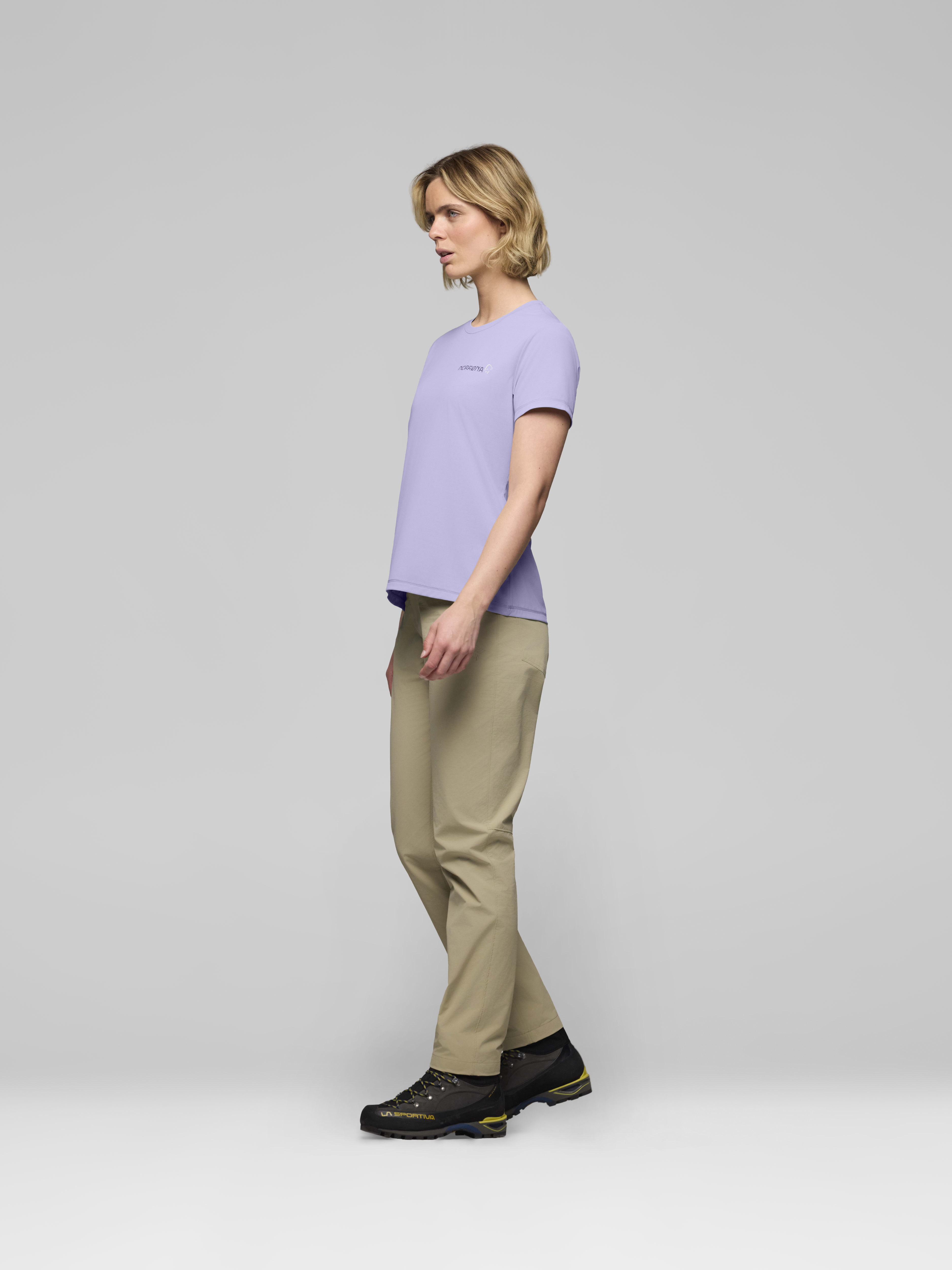 Female Look side image of femund tech T-shirt Heirloom Lilac