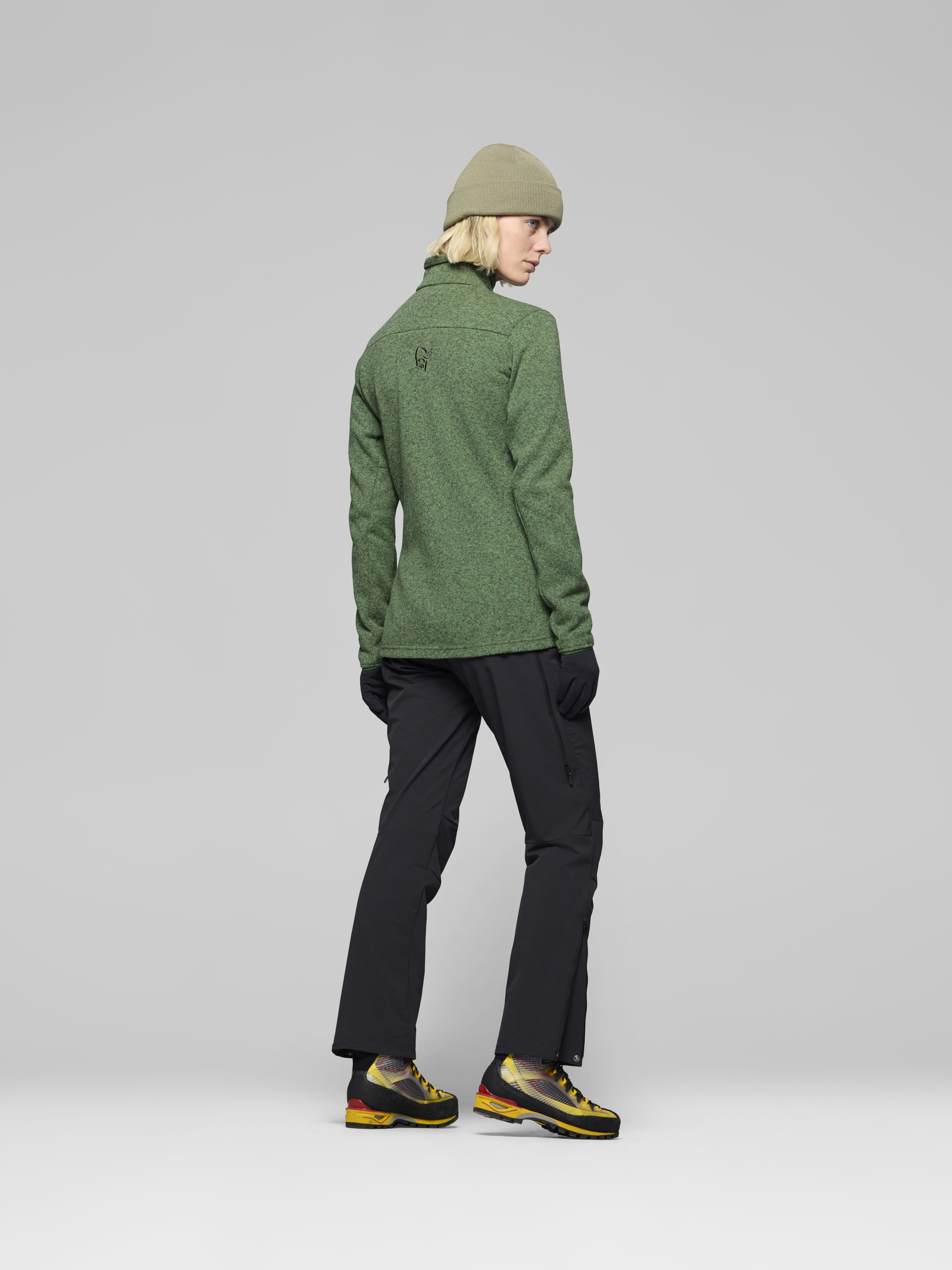 Female Look back image of femund warm2 Jacket Dark Ivy