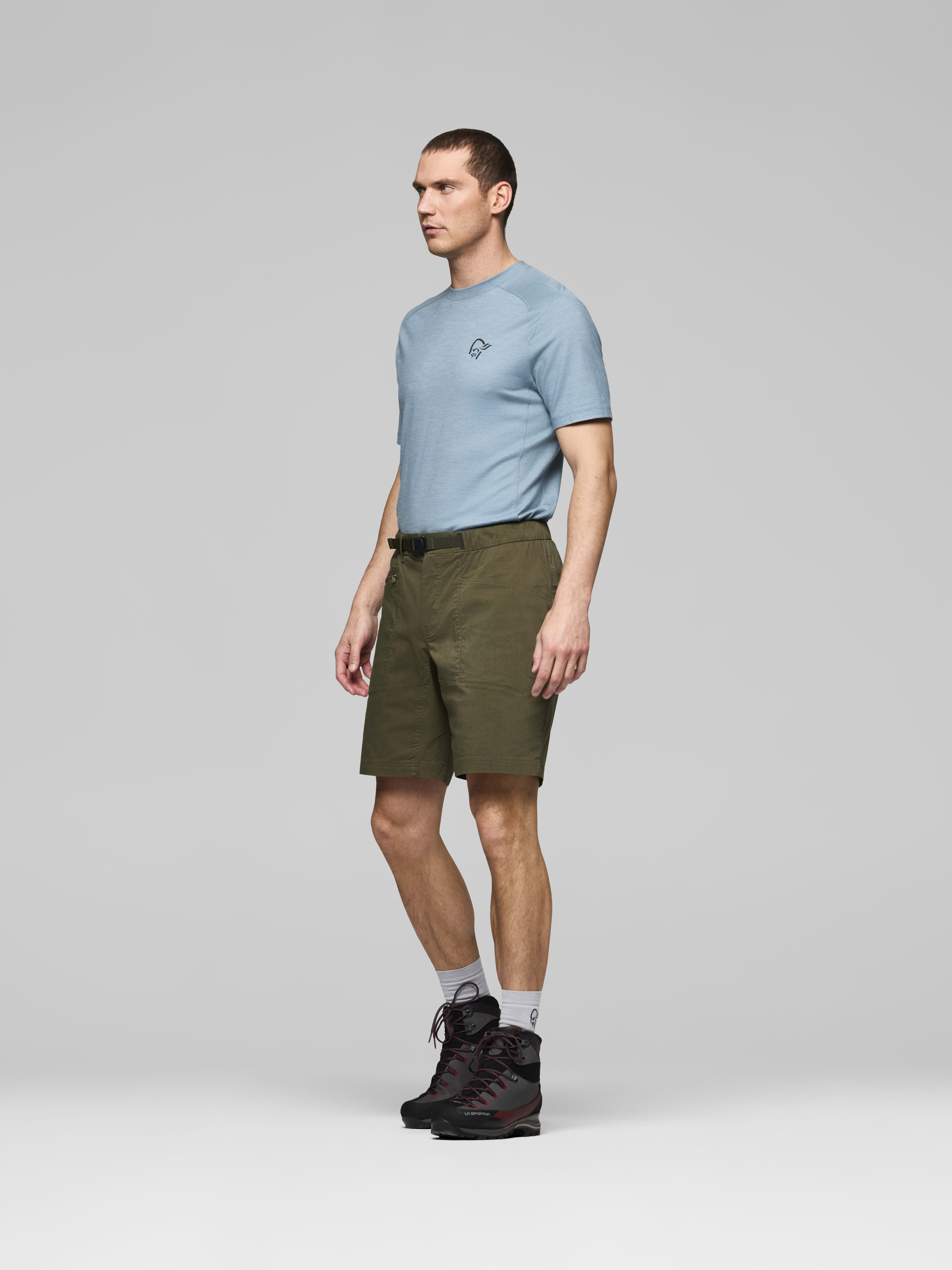 Male Look side image of femund mid cotton Shorts Olive Night