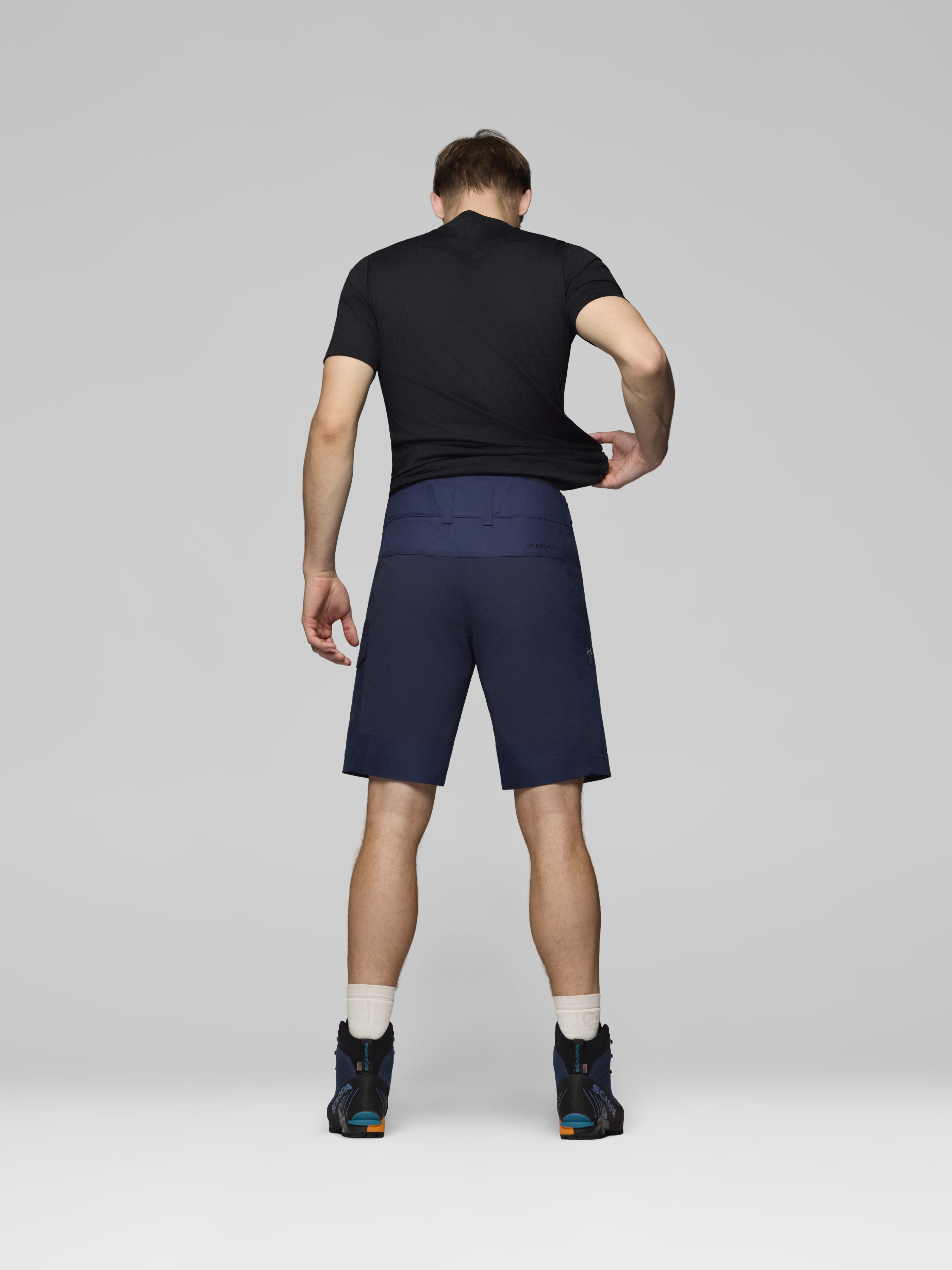 Male Look back image of femund cotton heavy weight Shorts Indigo Night/Navy Blazer