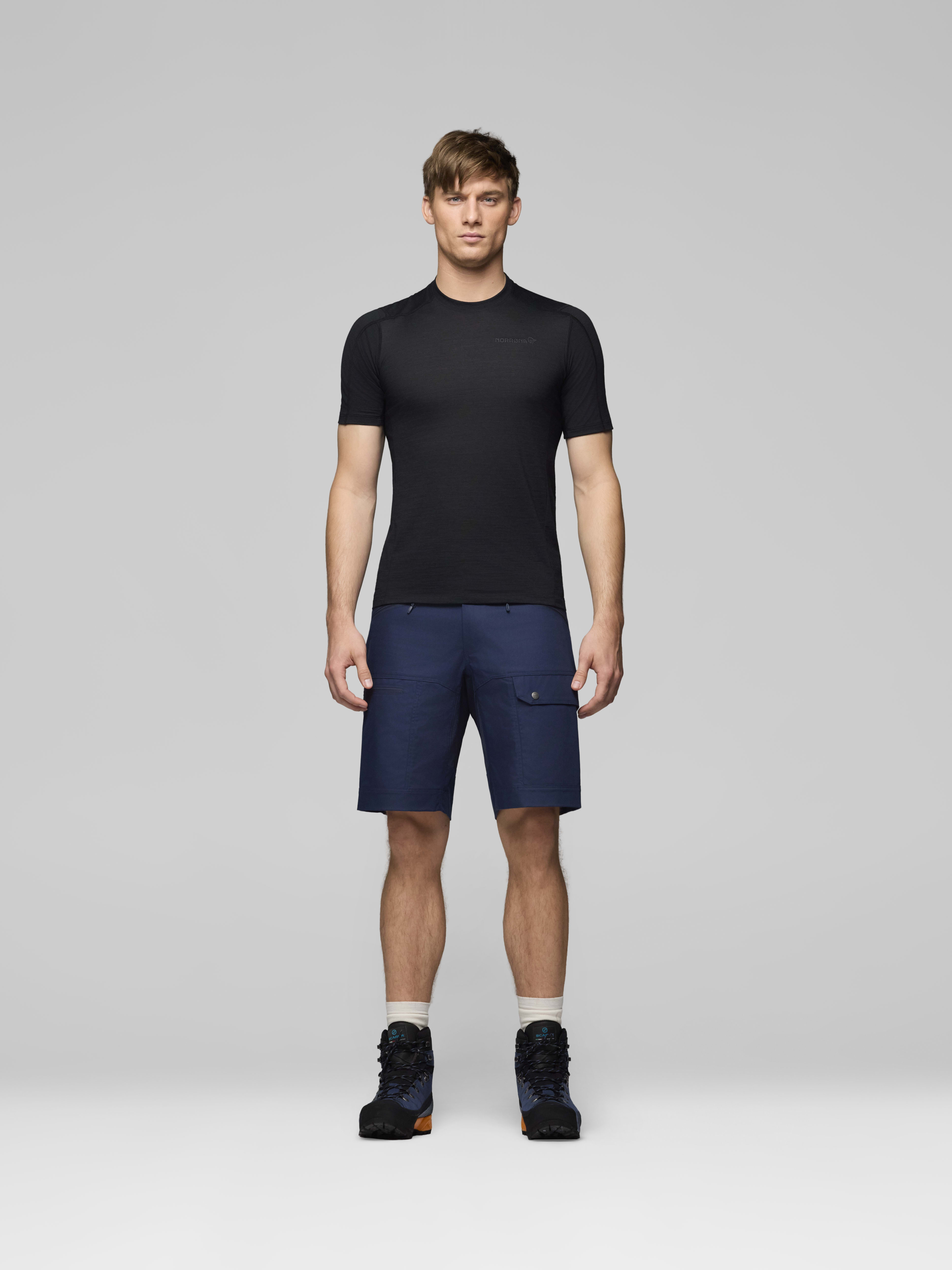 Male Look opening image of femund cotton heavy weight Shorts Indigo Night/Navy Blazer