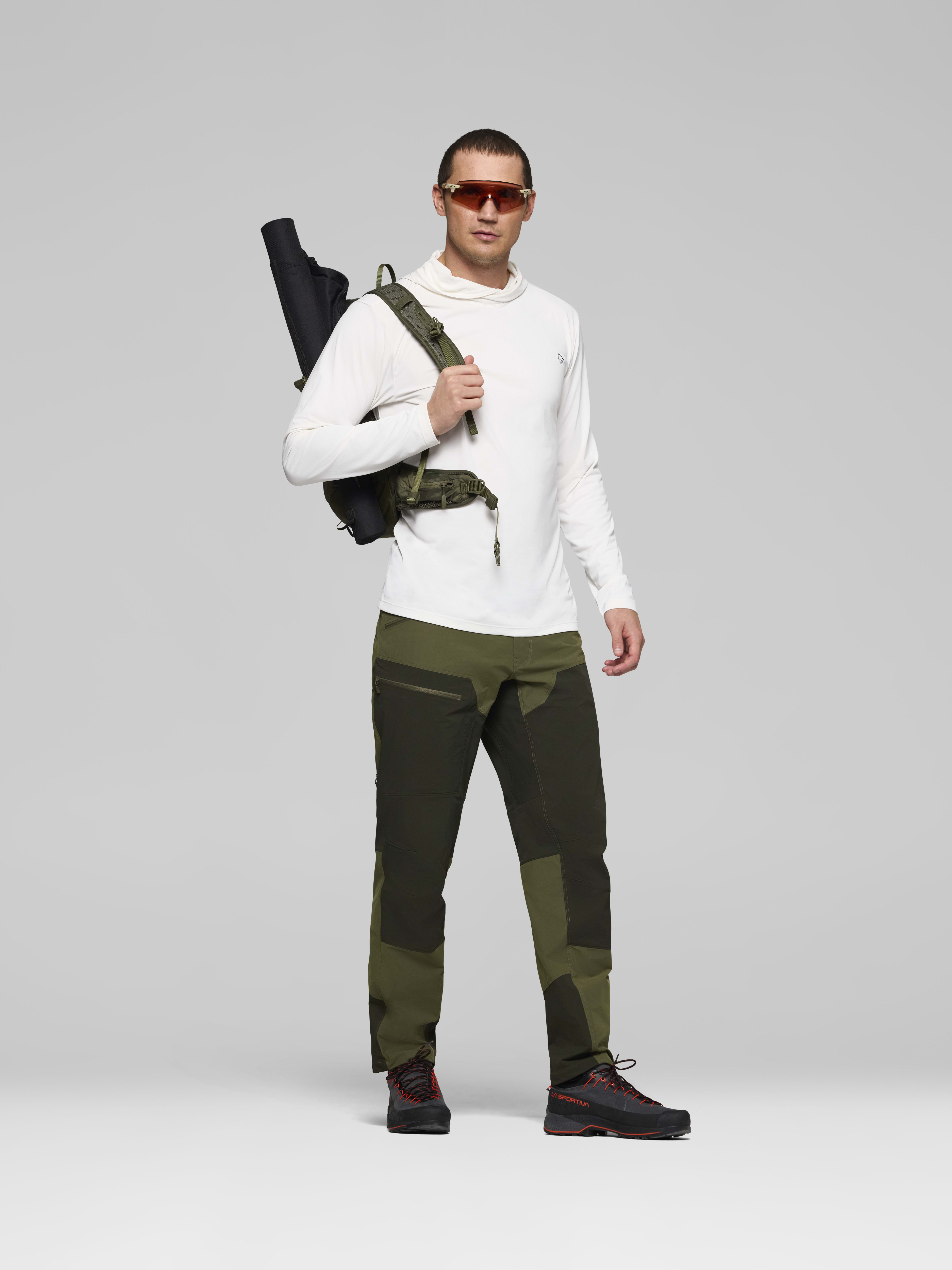 Male Look opening image of femund cotton flex1 light Pants Olive Night/Rosin