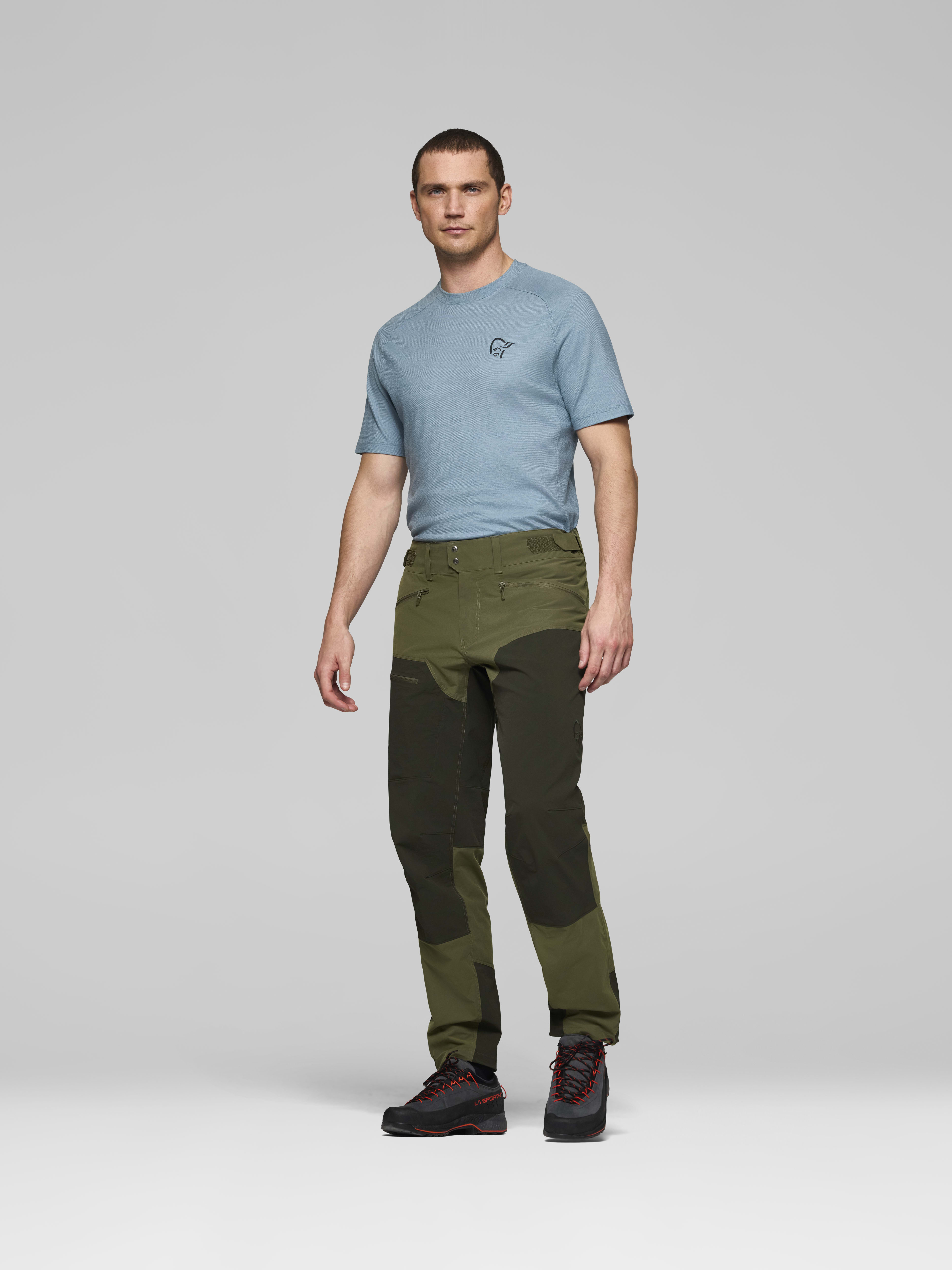 Male Look side image of femund cotton flex1 light Pants Olive Night/Rosin