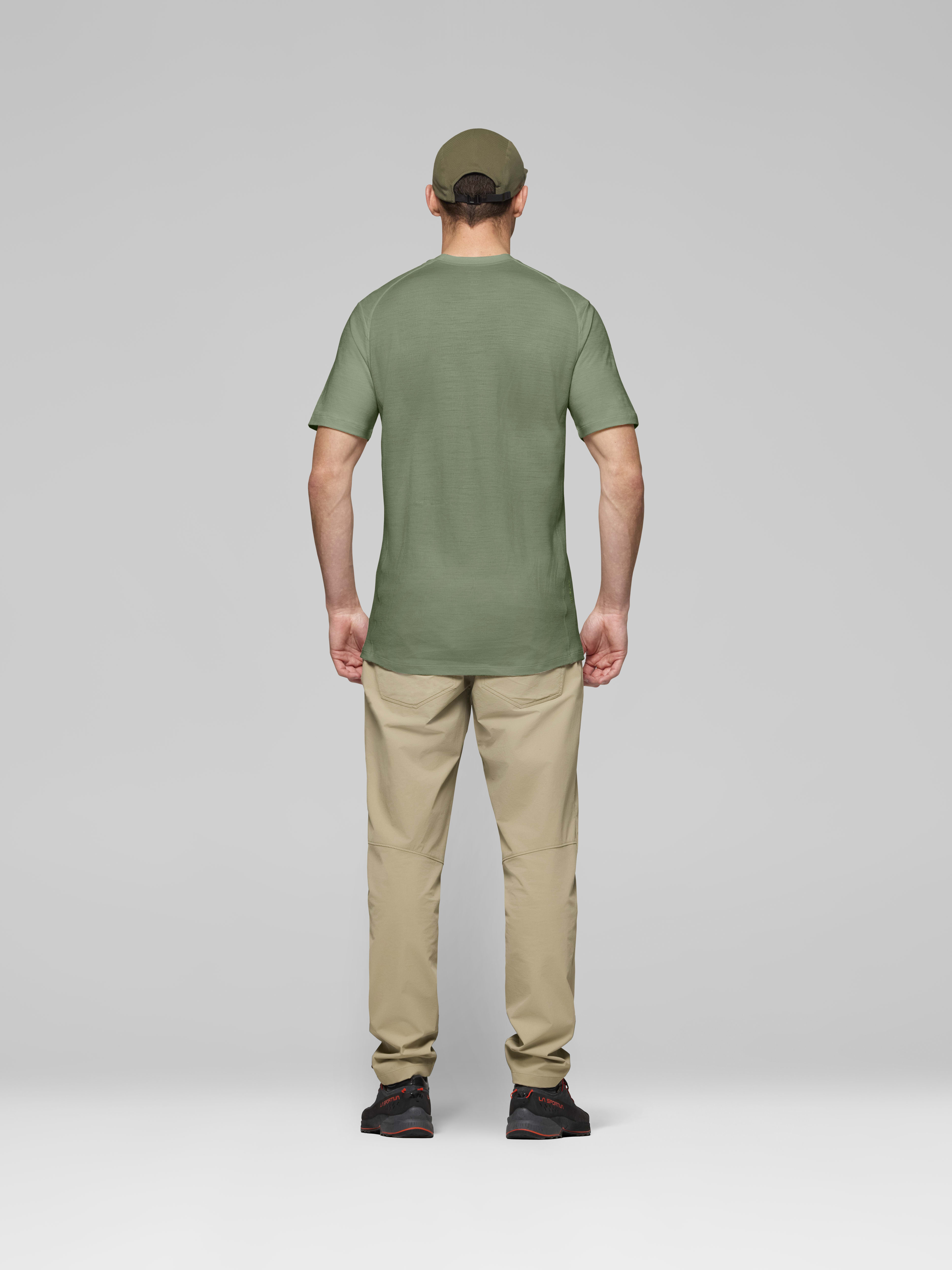 Male Look back image of femund pureUll T-shirt Deep Lichen Green