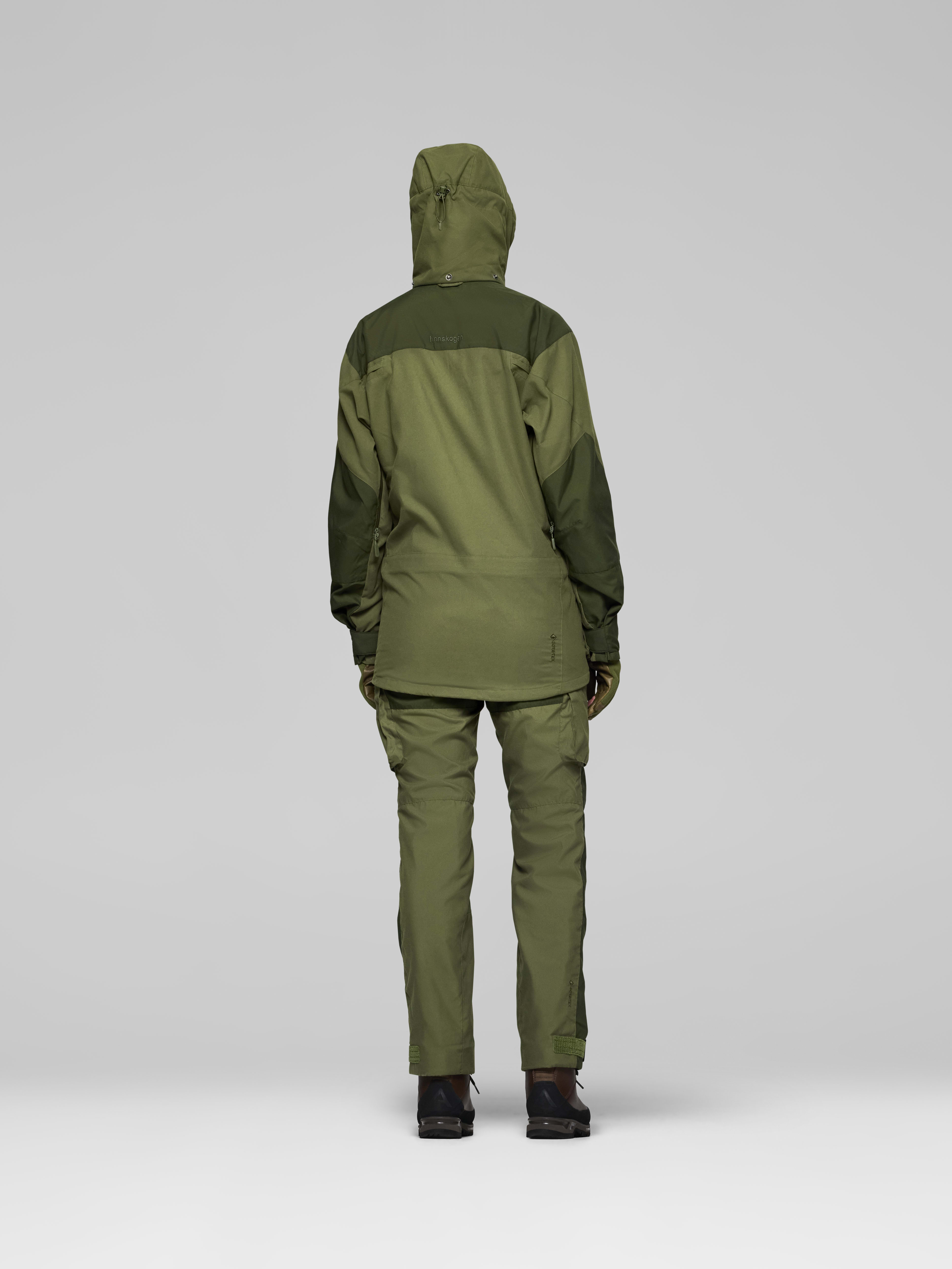 Female Look back image of finnskogen Gore-Tex Jacket Green