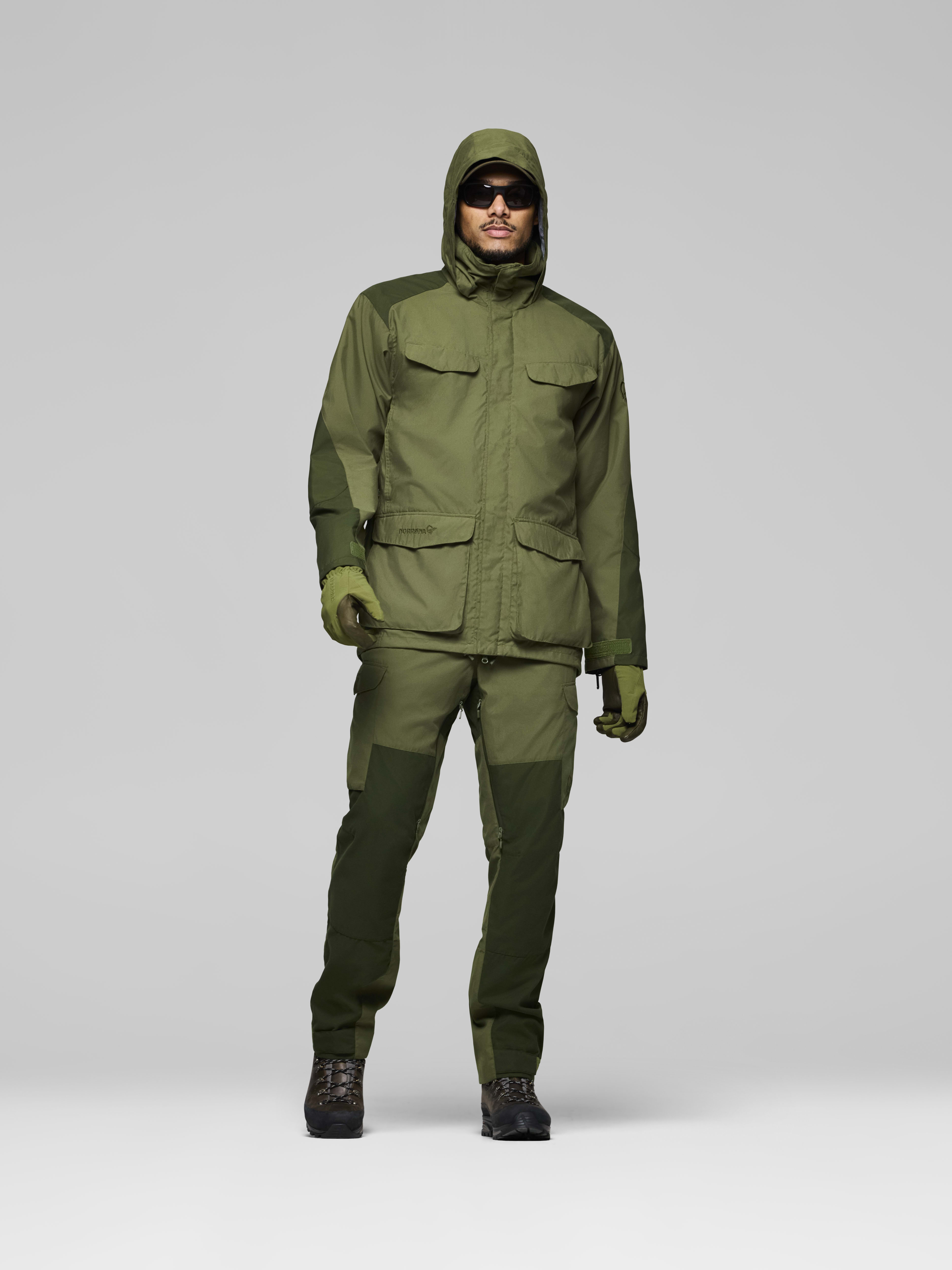 Female Look opening image of finnskogen Gore-Tex Jacket Green