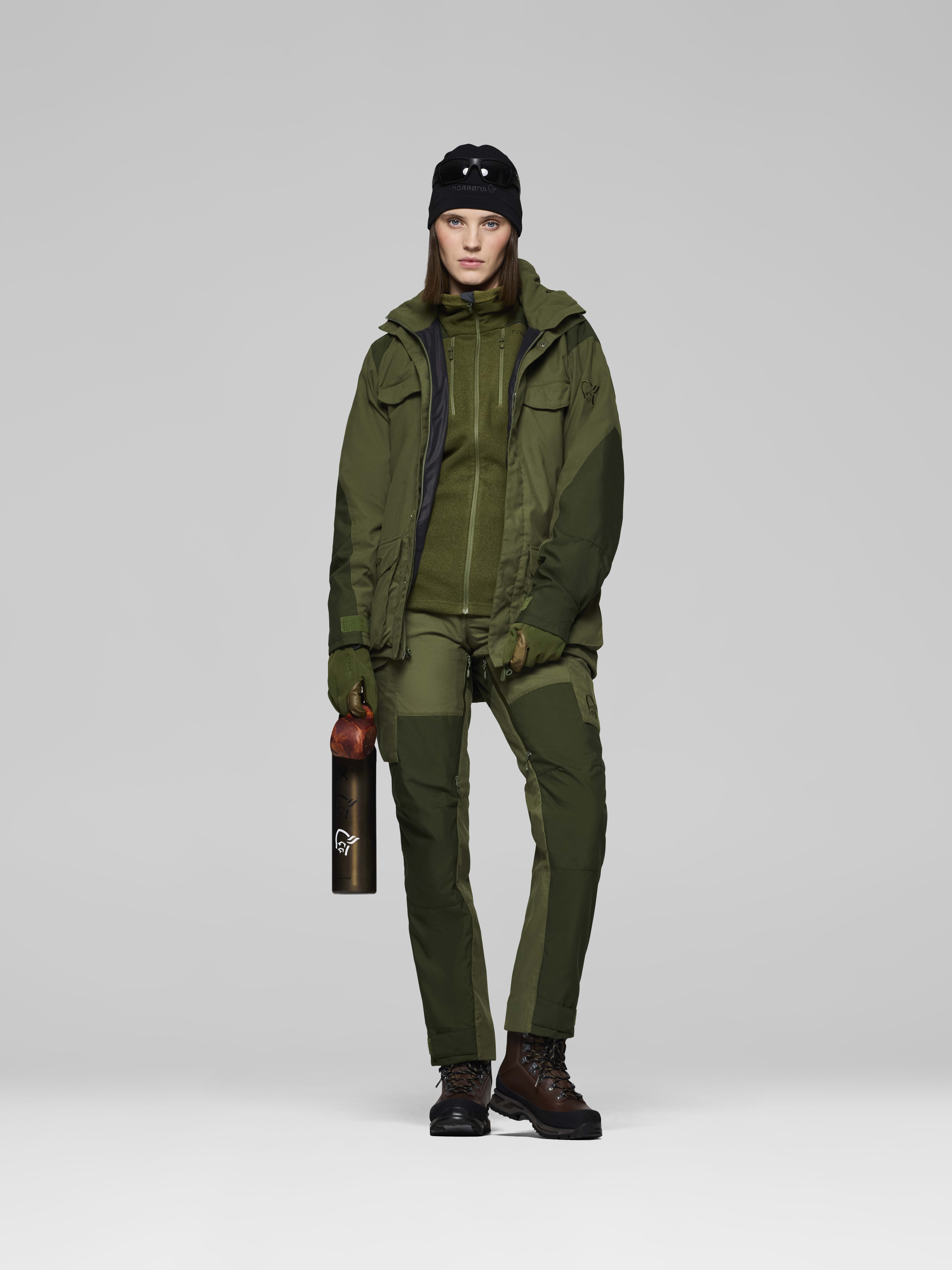 Female Look opening image of finnskogen Gore-Tex Pants Green