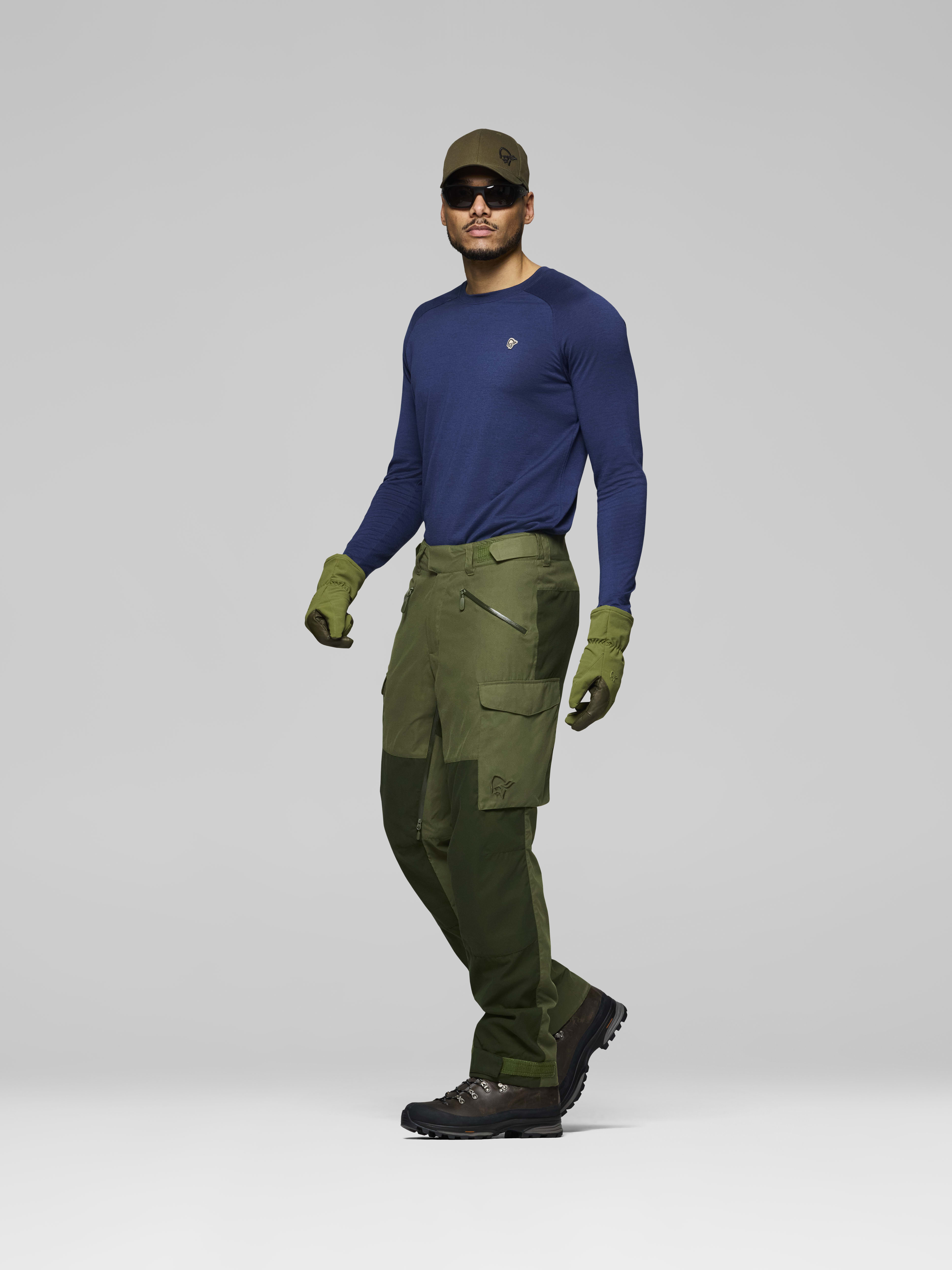 Female Look side image of finnskogen Gore-Tex Pants Green