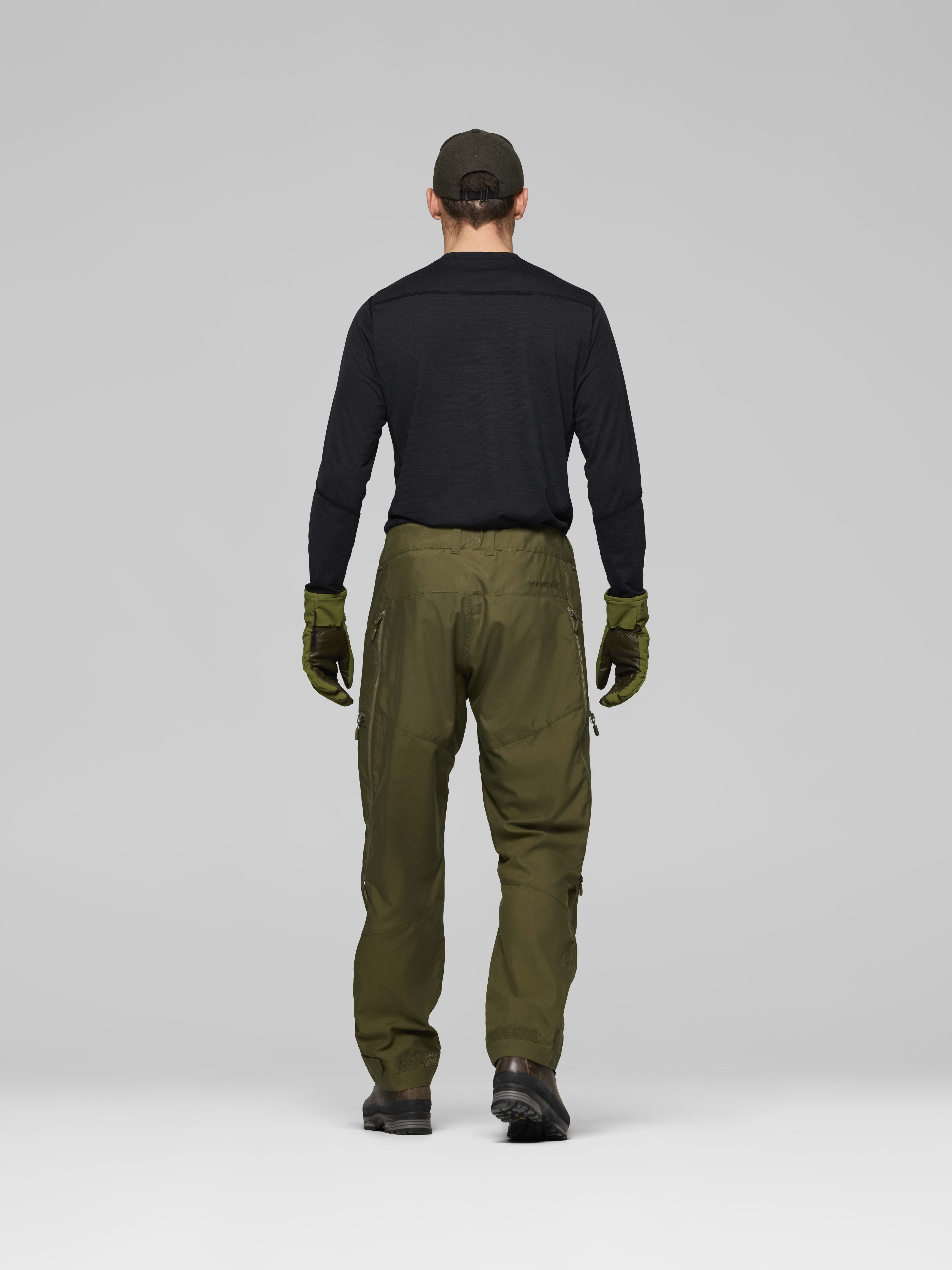 Male Look back image of finnskogen hybrid Pants Olive Night