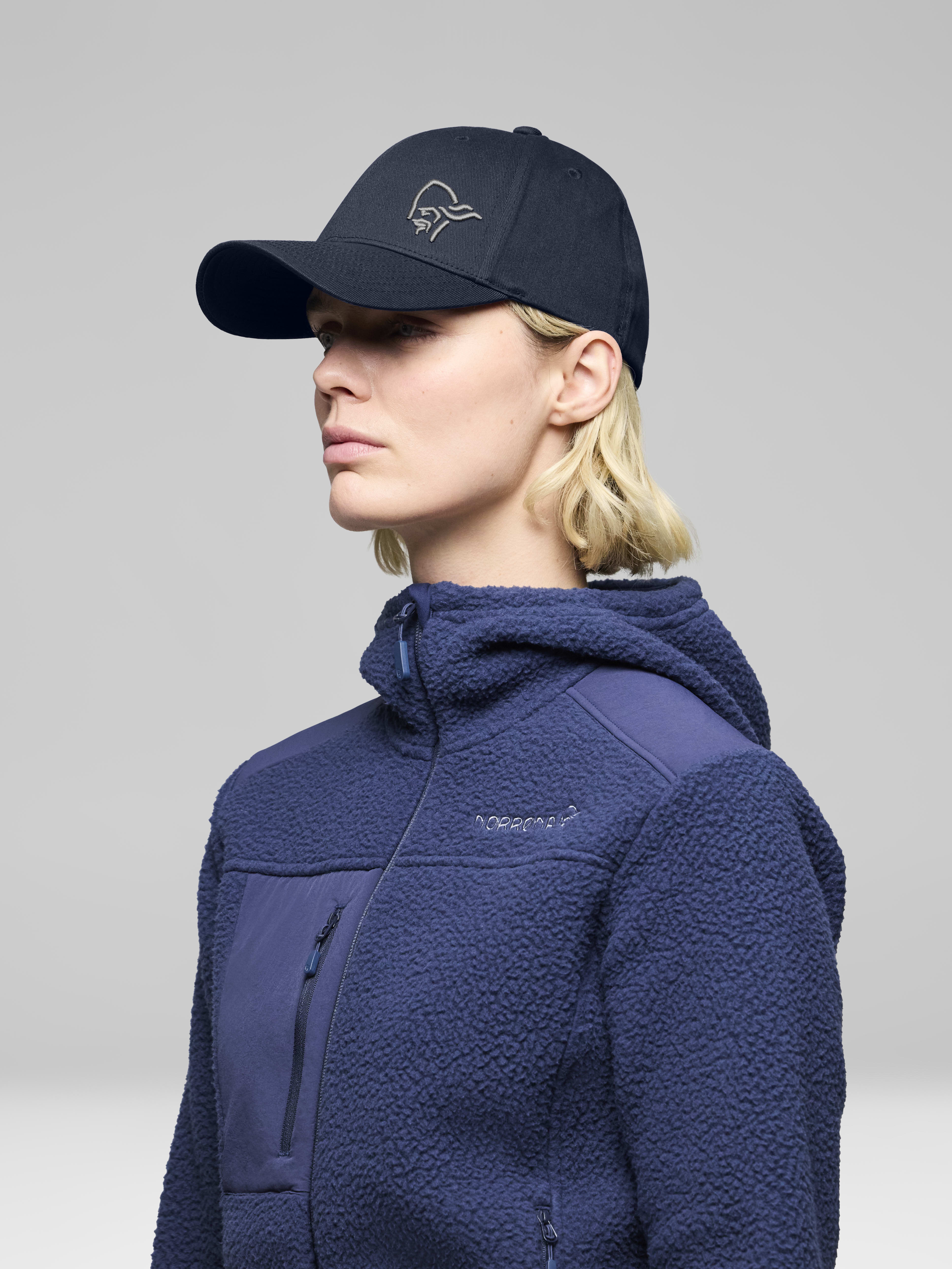 Female Look side image of 29 Flexfit Cap Indigo Night/Drizzle