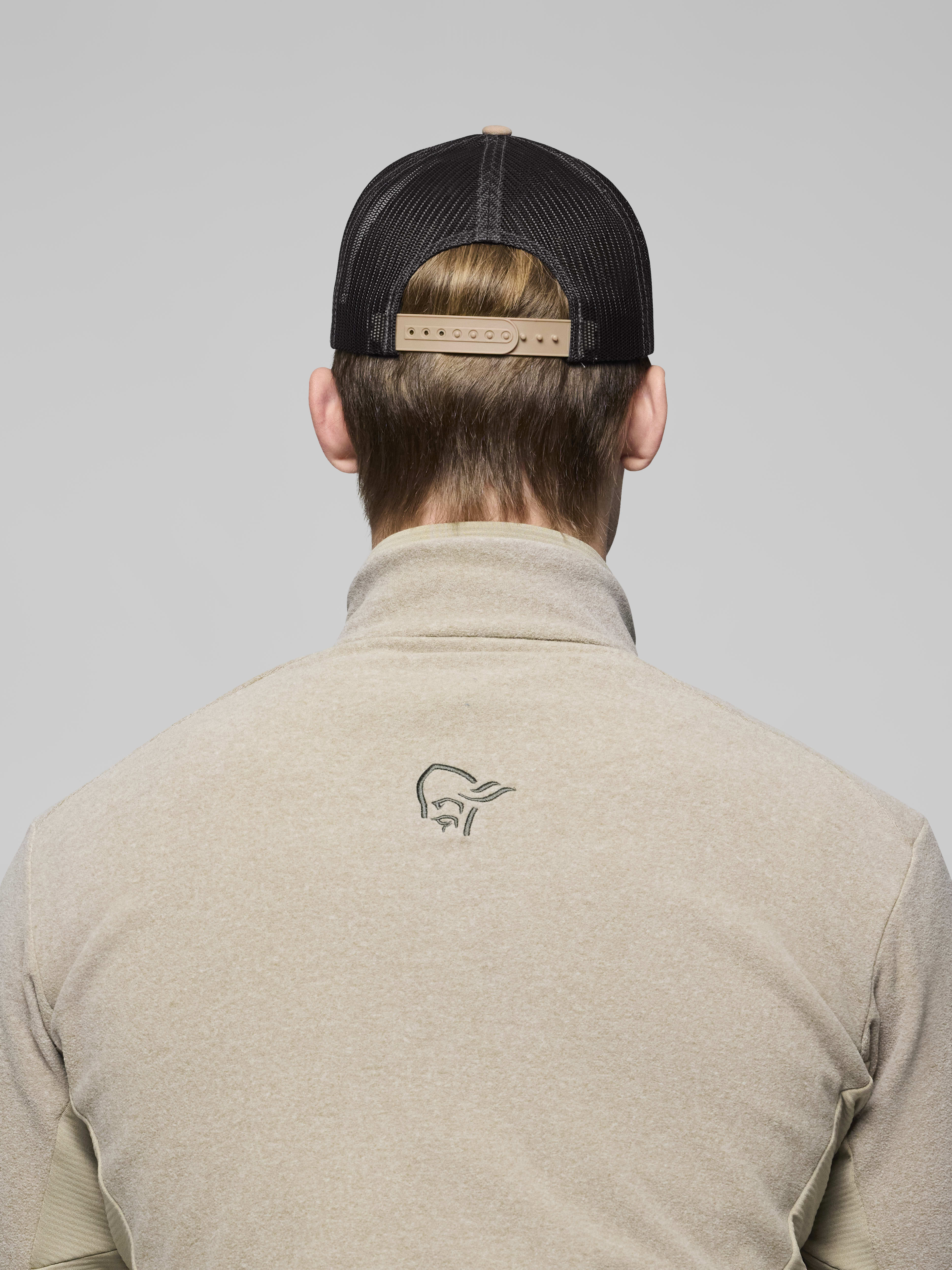 Female Look back image of 29 snap back trucker mesh Cap Oyster Gray
