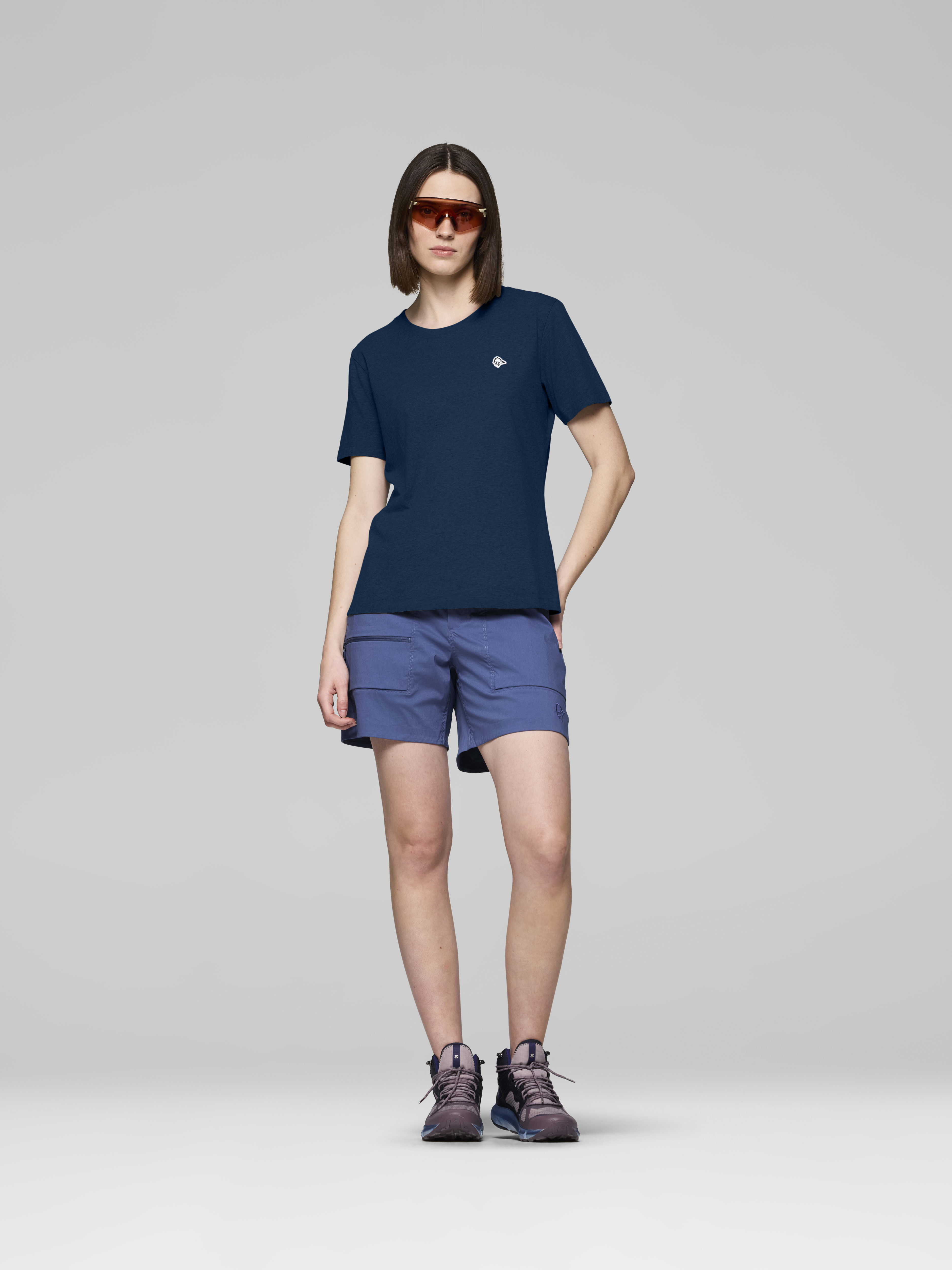 Female Look front image of 29 cotton viking patch T-shirt Indigo Night