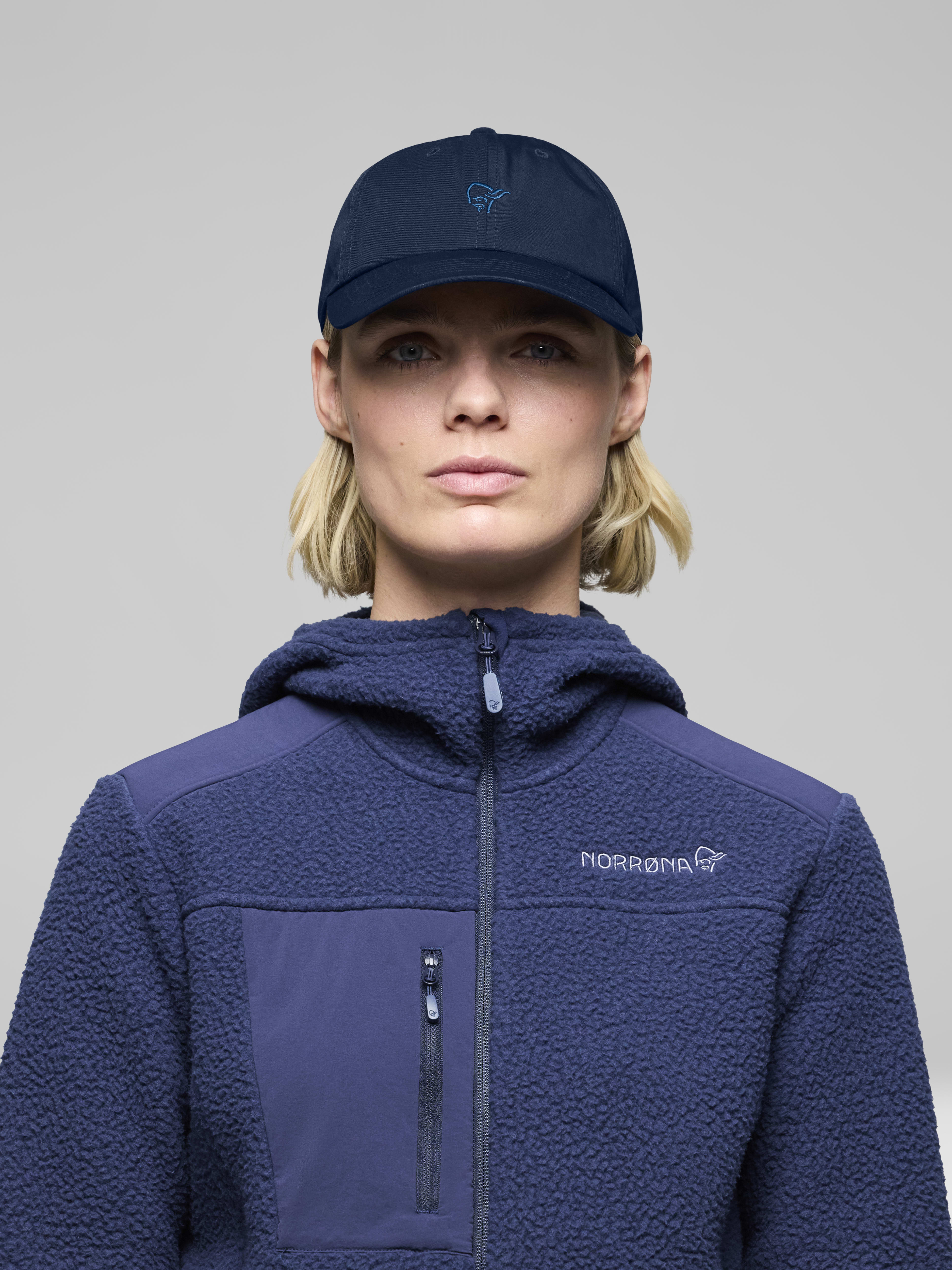 Female Look front image of 29 tech sport Cap Indigo Night