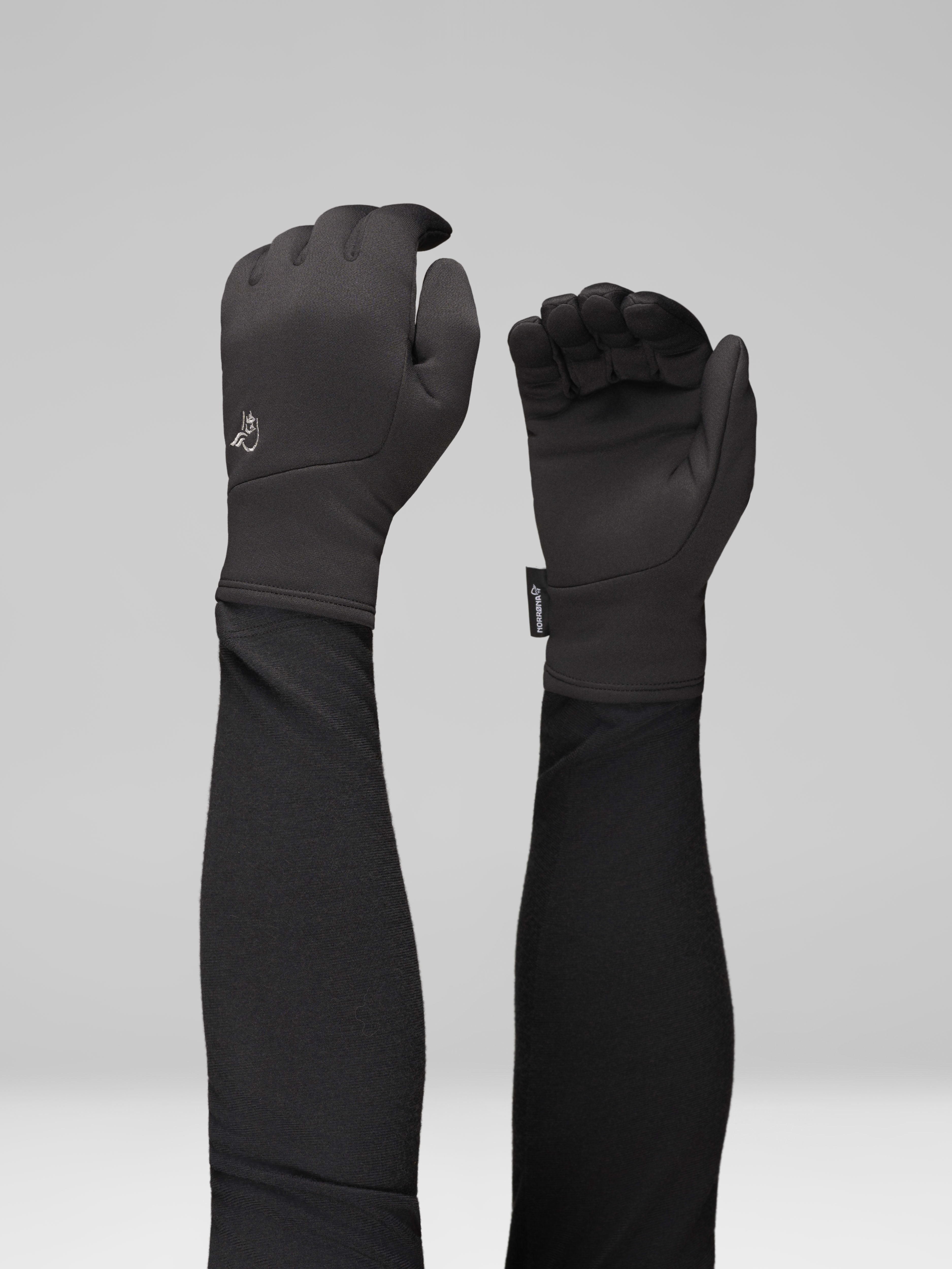 Female Look front image of 29 warm2 stretch Gloves Caviar Black