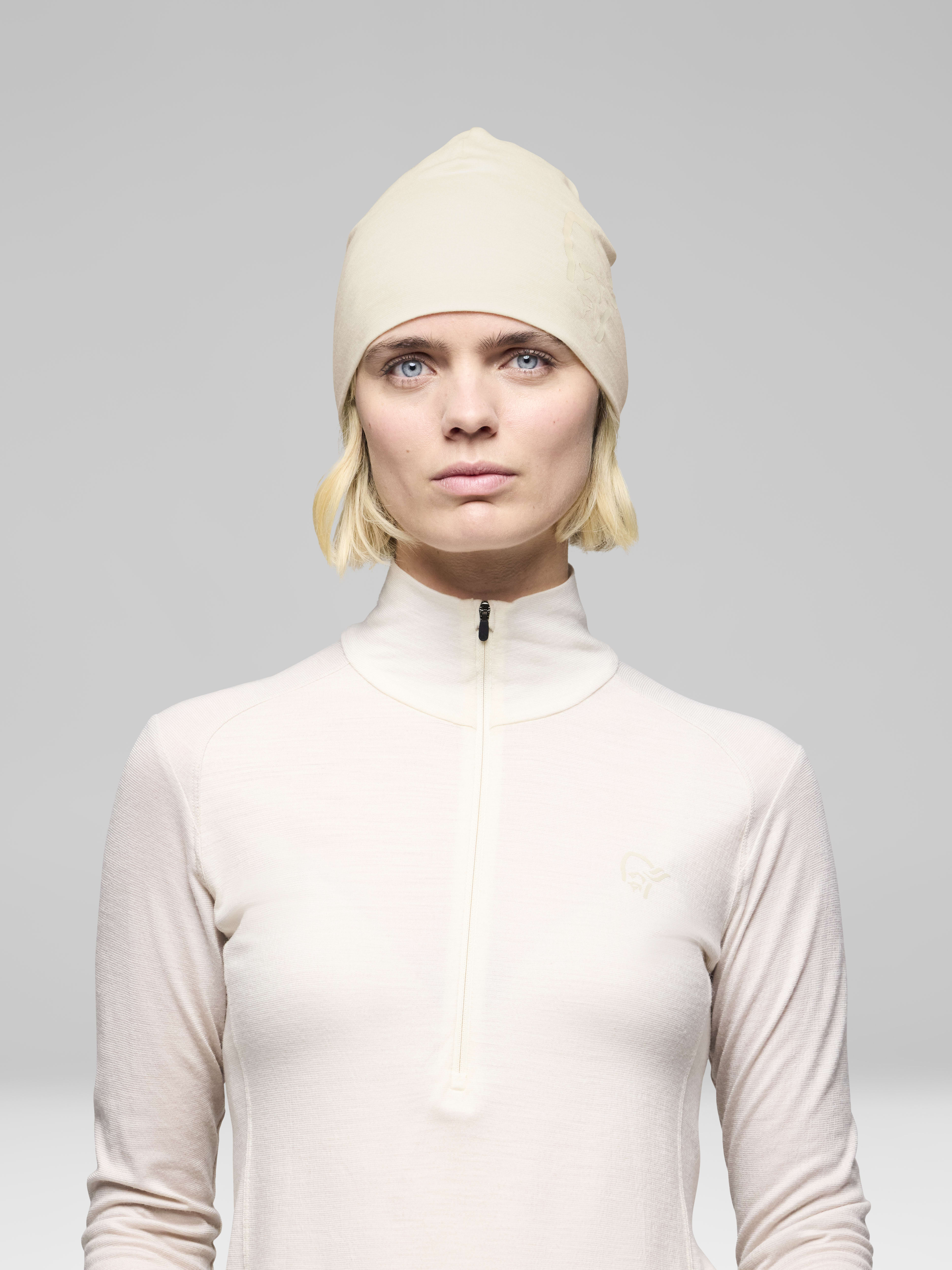 Female Look front image of 29 pureUll180 Beanie Whisper White