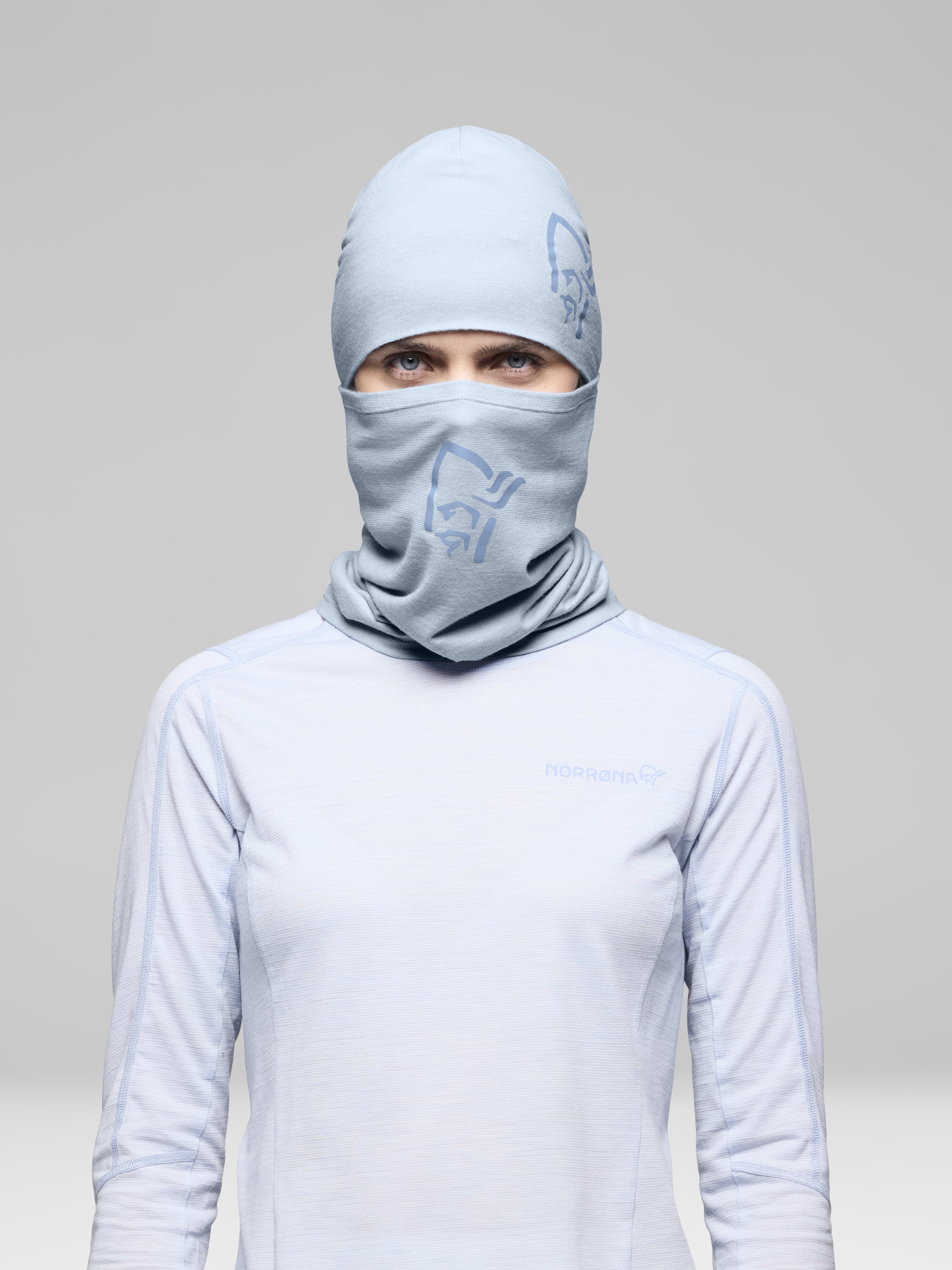 Female Look front image of 29 pureUll Neck Cashmere Blue