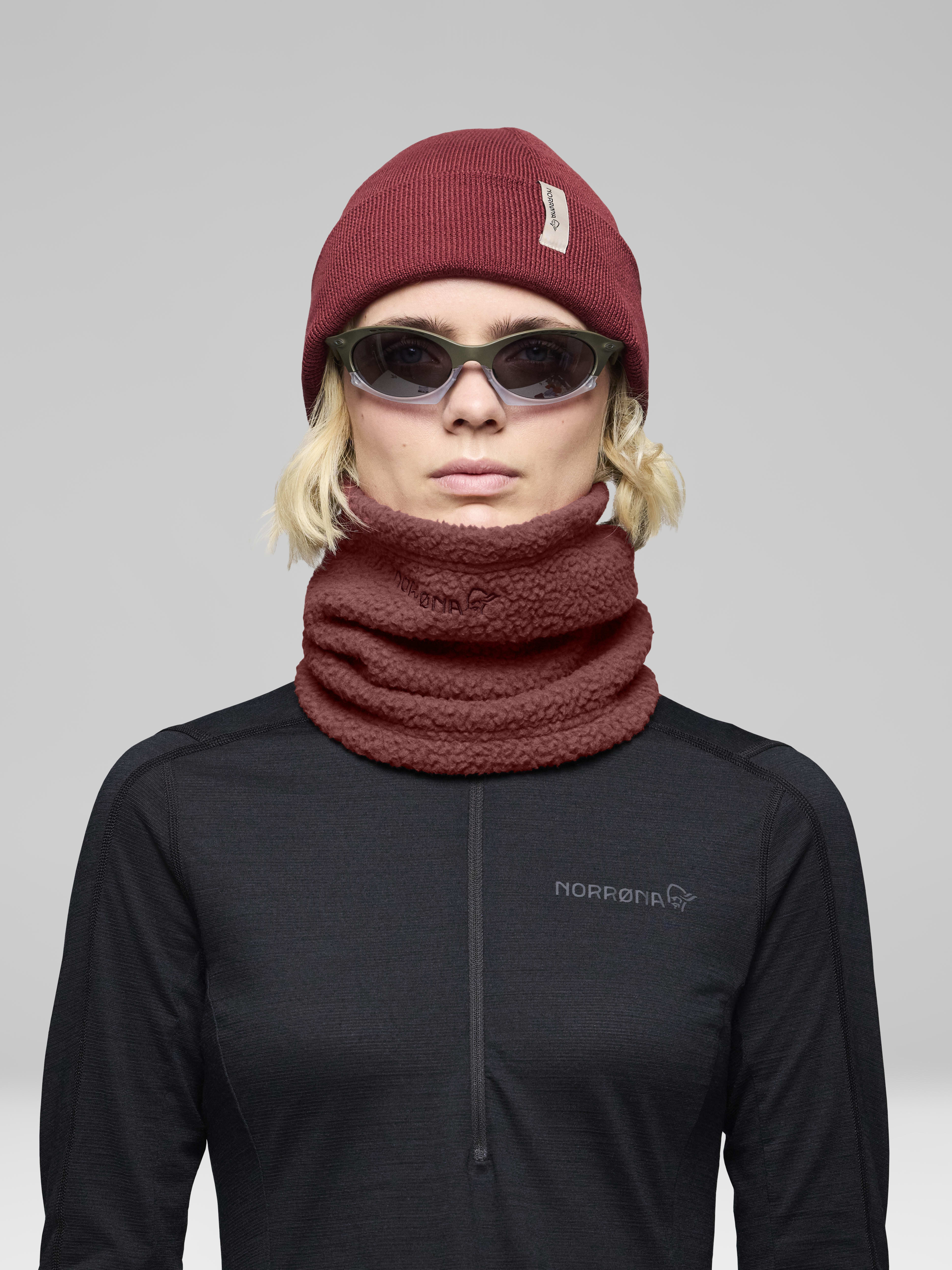 Female Look front image of 29 warm3 Neck Port
