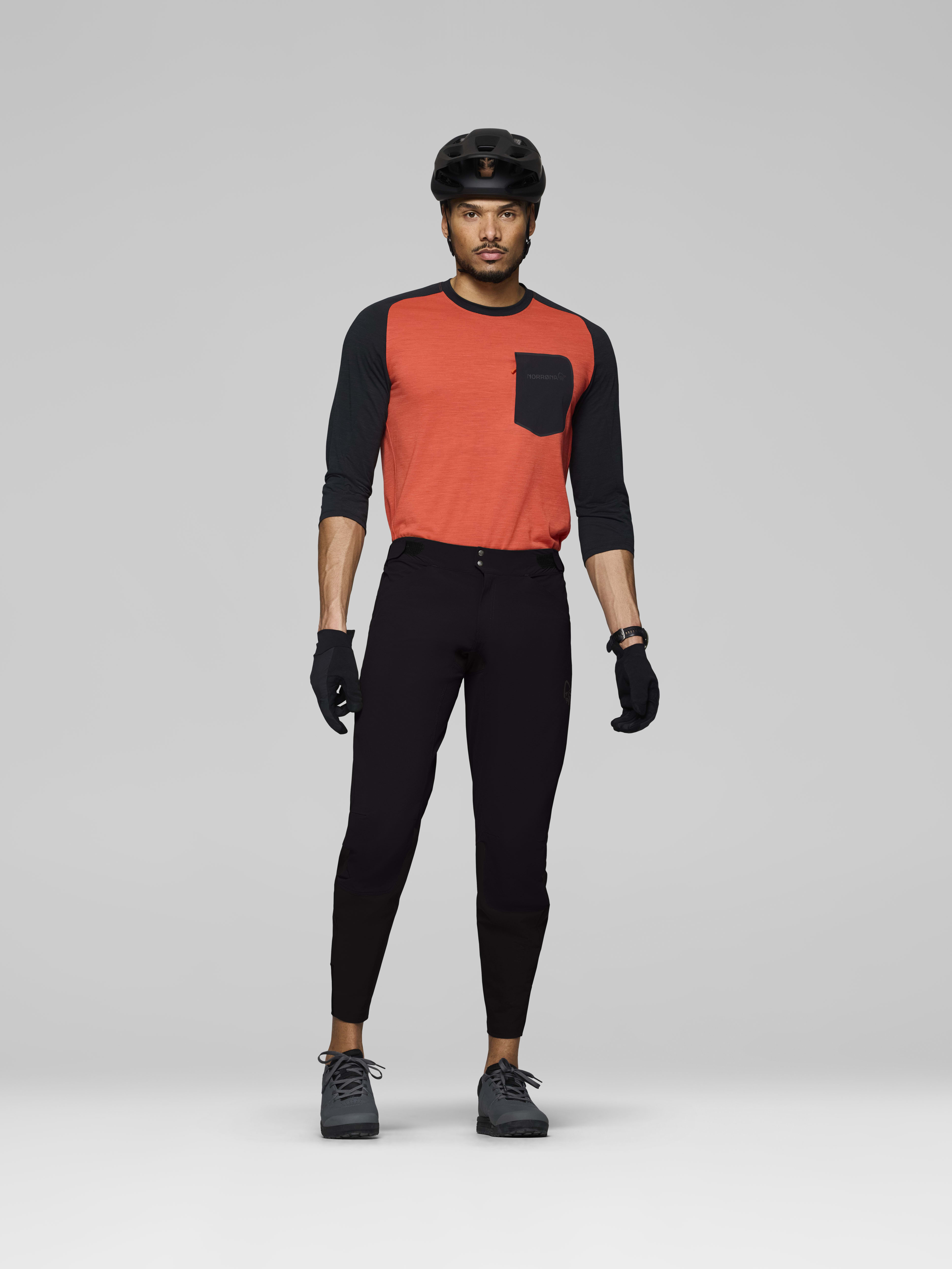 Male Look front image of skibotn flex1 Pants Caviar Black