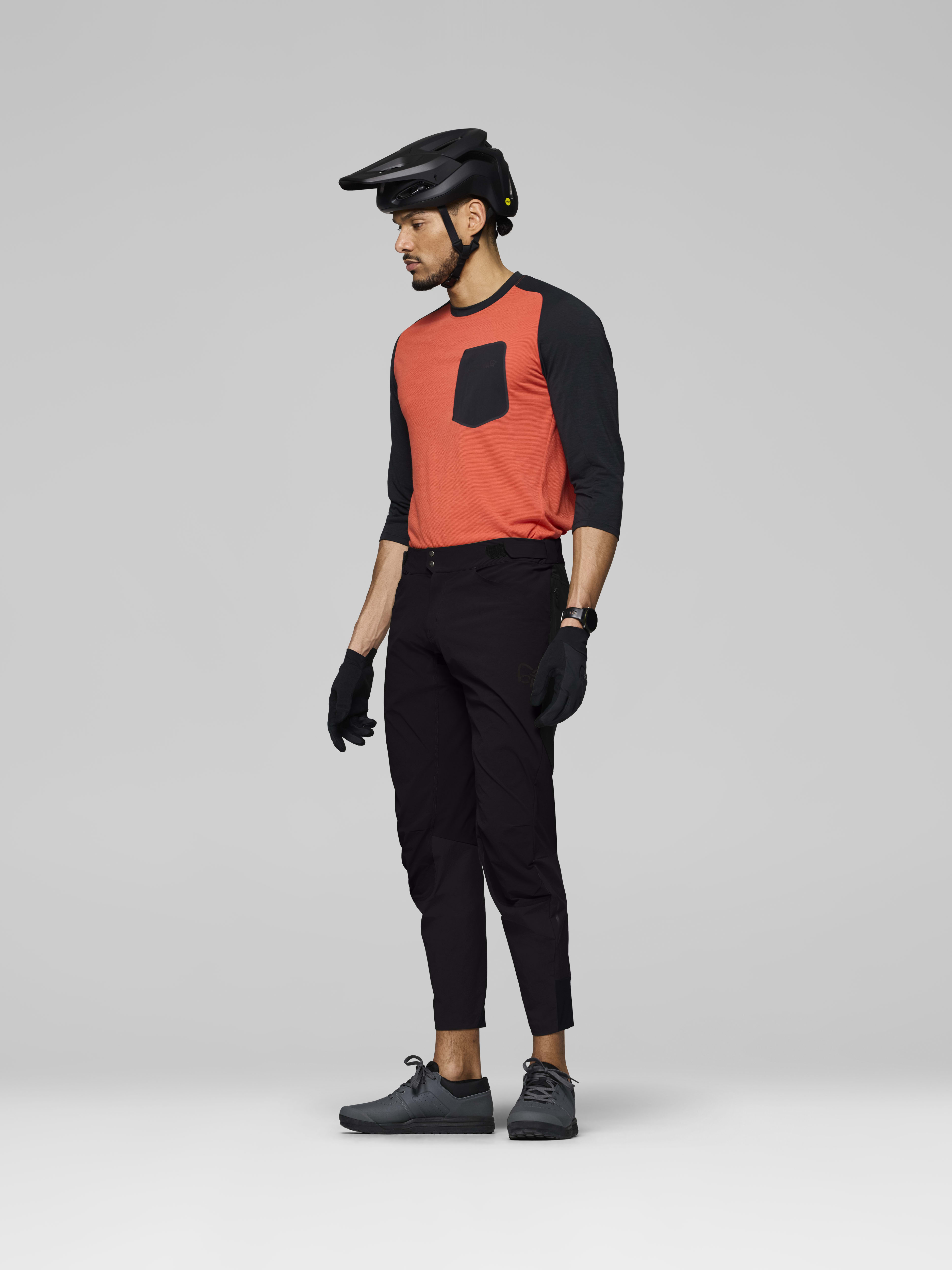 Male Look side image of skibotn flex1 Pants Caviar Black