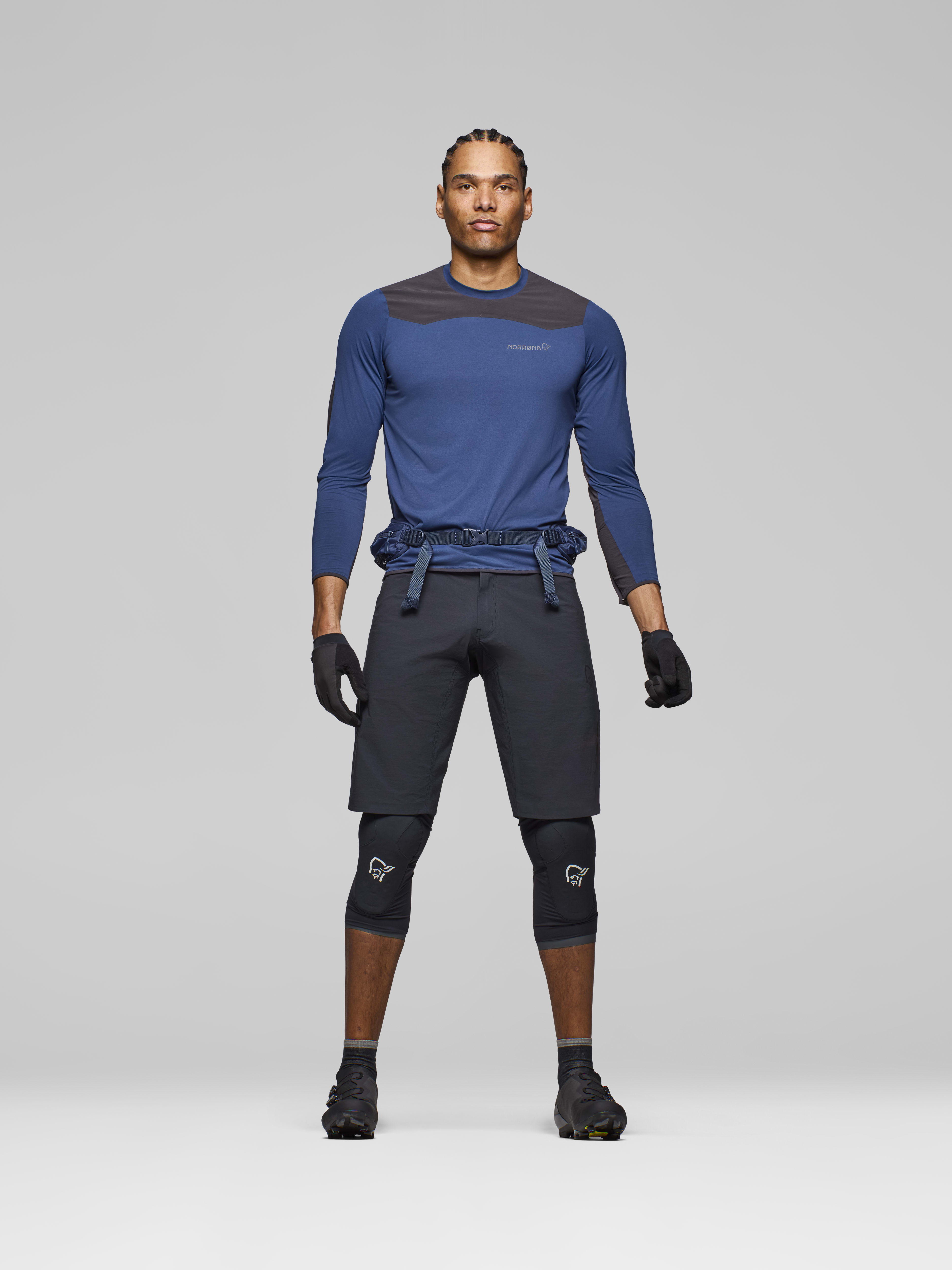Male Look front image of skibotn flex1 Shorts Caviar Black
