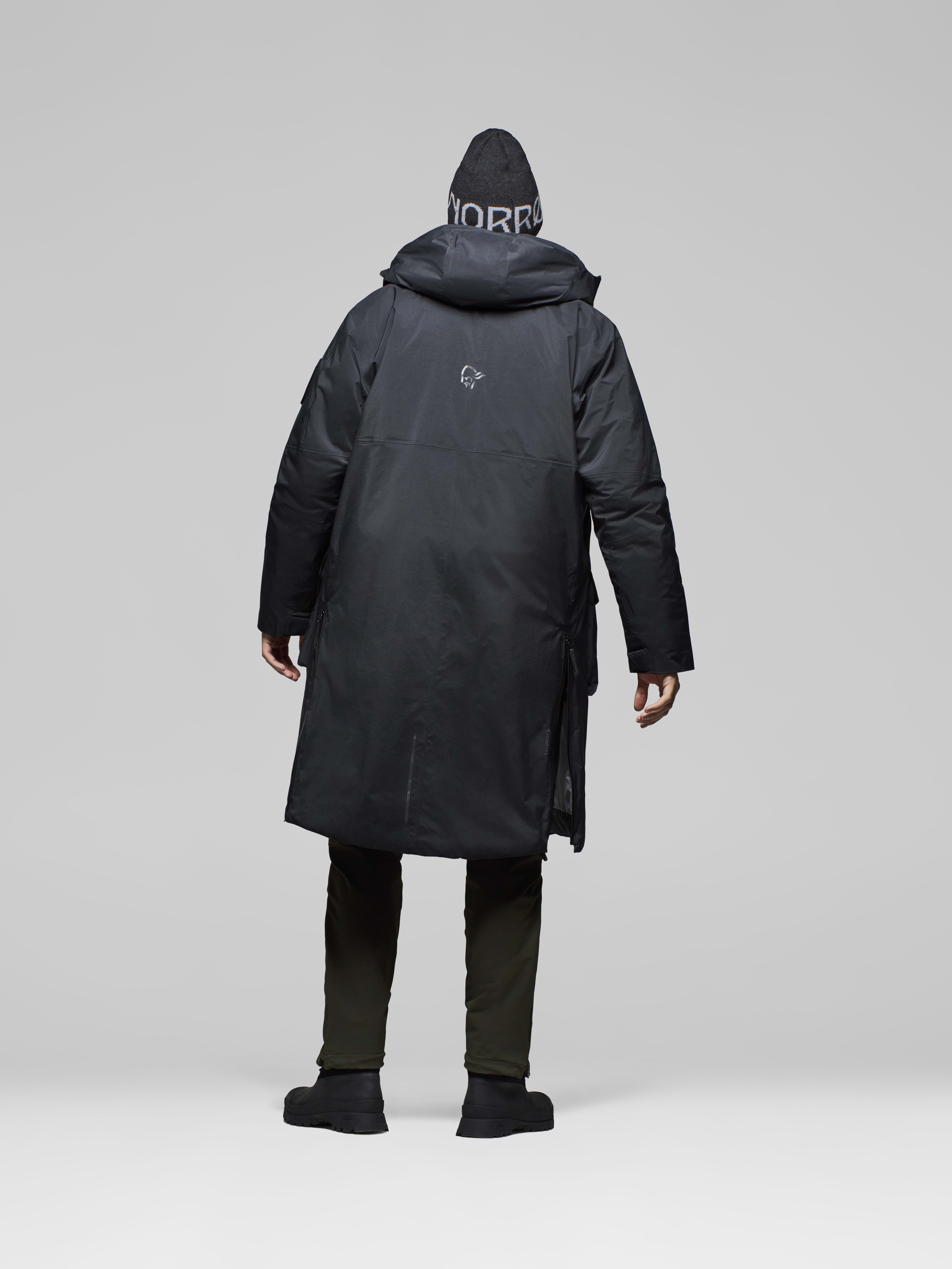 Male Look back image of unstad Gore-Tex Parka Caviar Black
