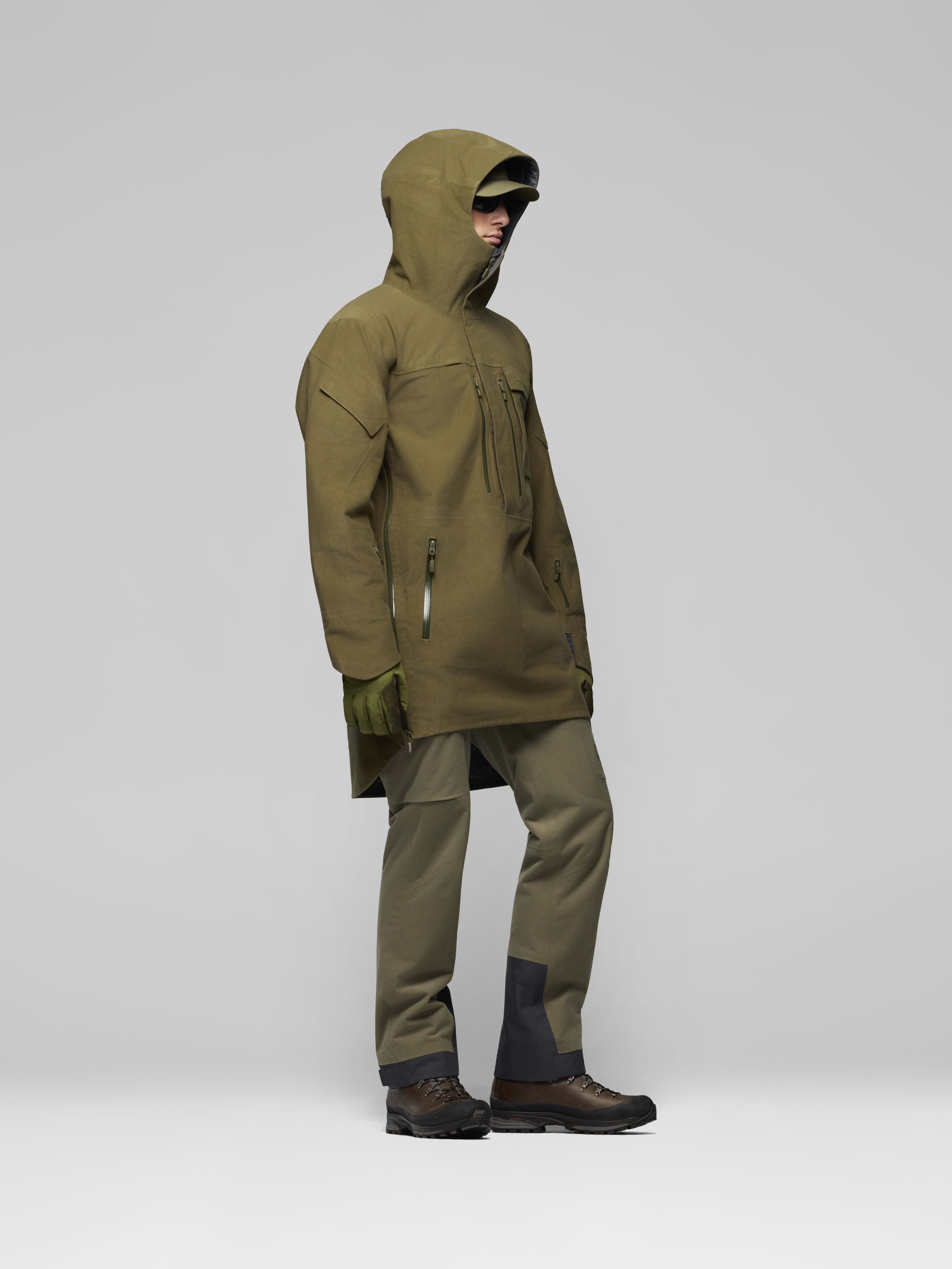 Male Look side image of kvinnherad Gore-Tex Parka Olive Night
