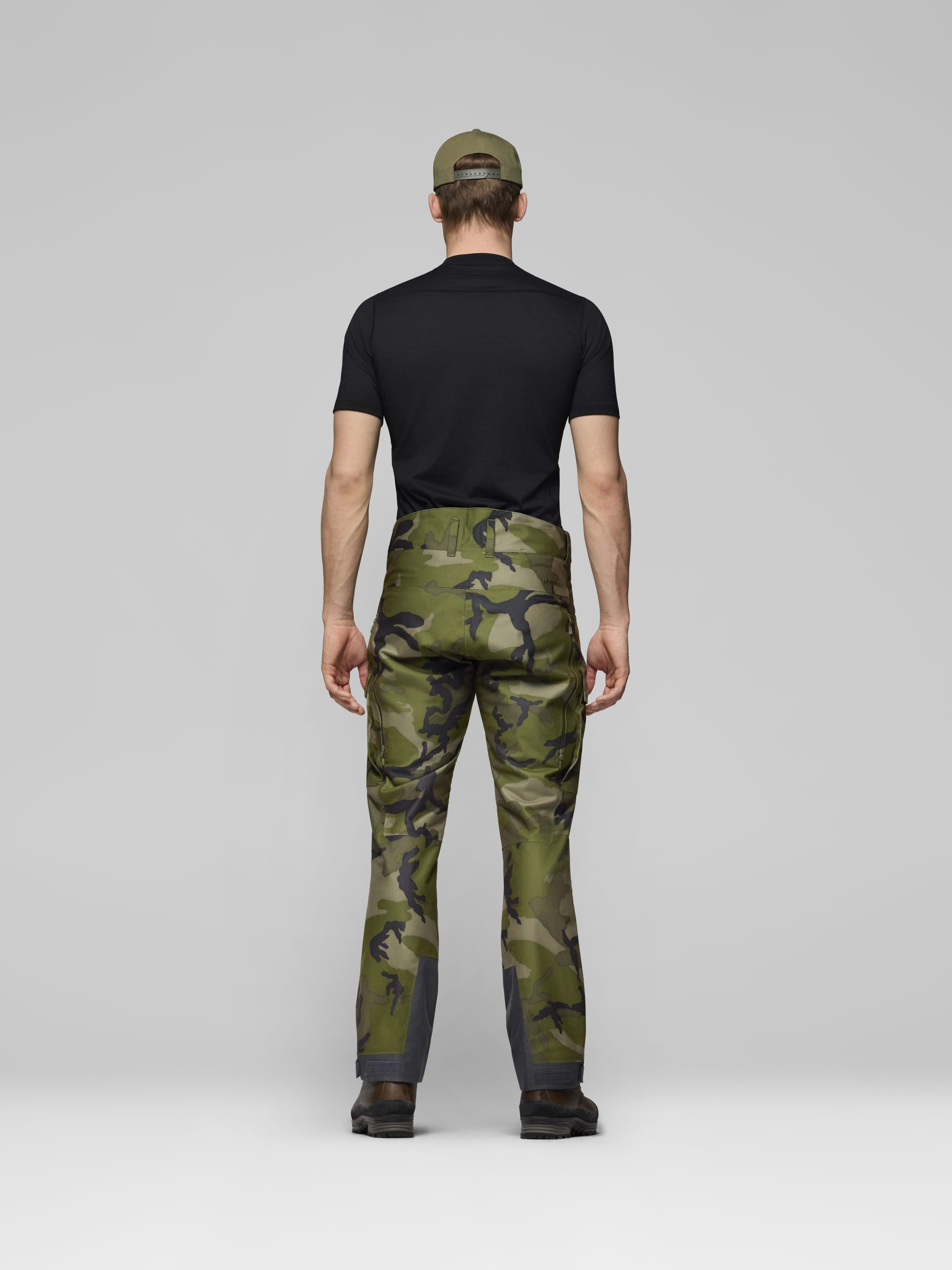Male Look back image of kvinnherad Gore-Tex Pants Green Camo