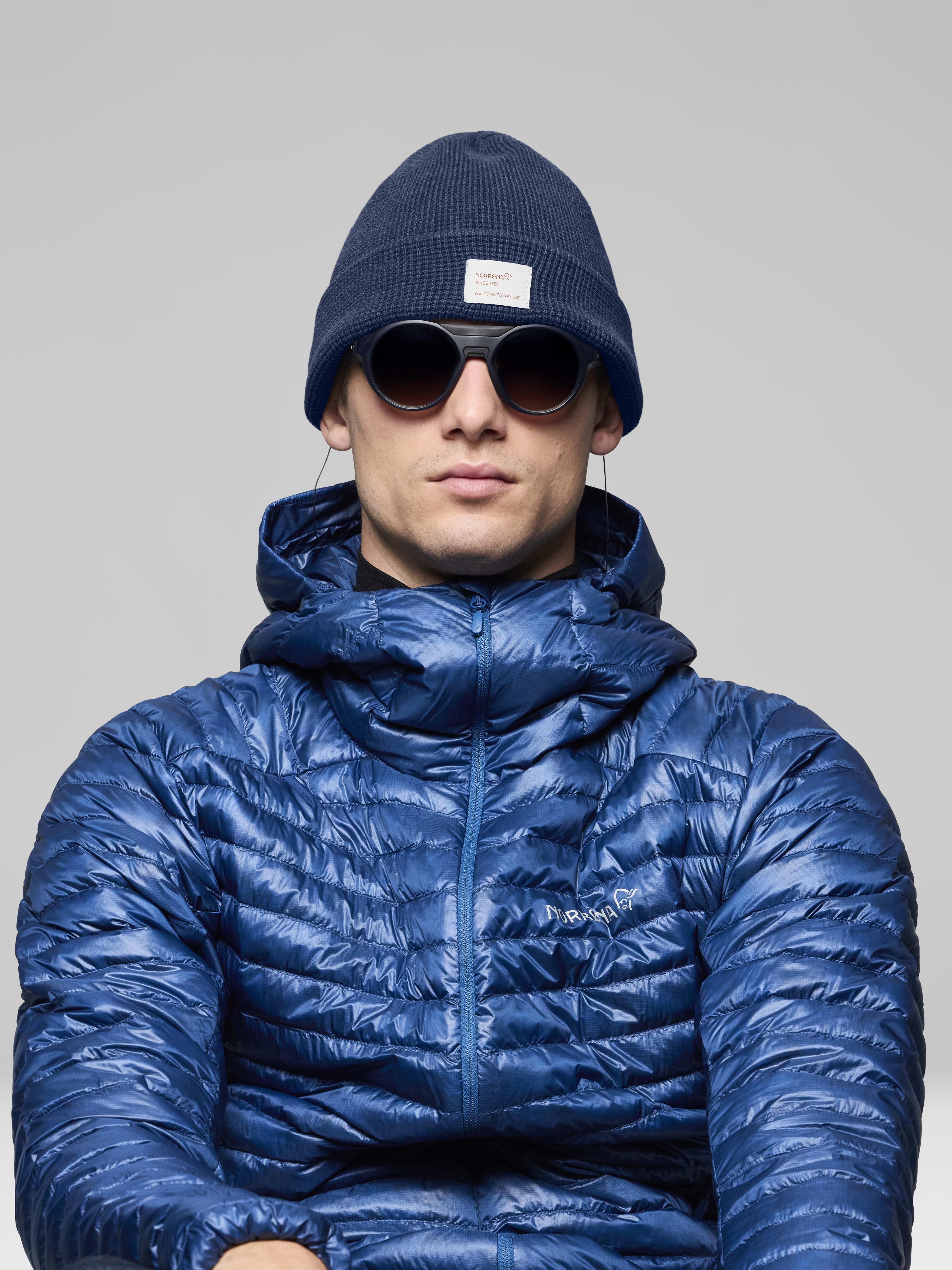 Female Look front image of 29 heavy cotton Beanie Indigo Night Melange