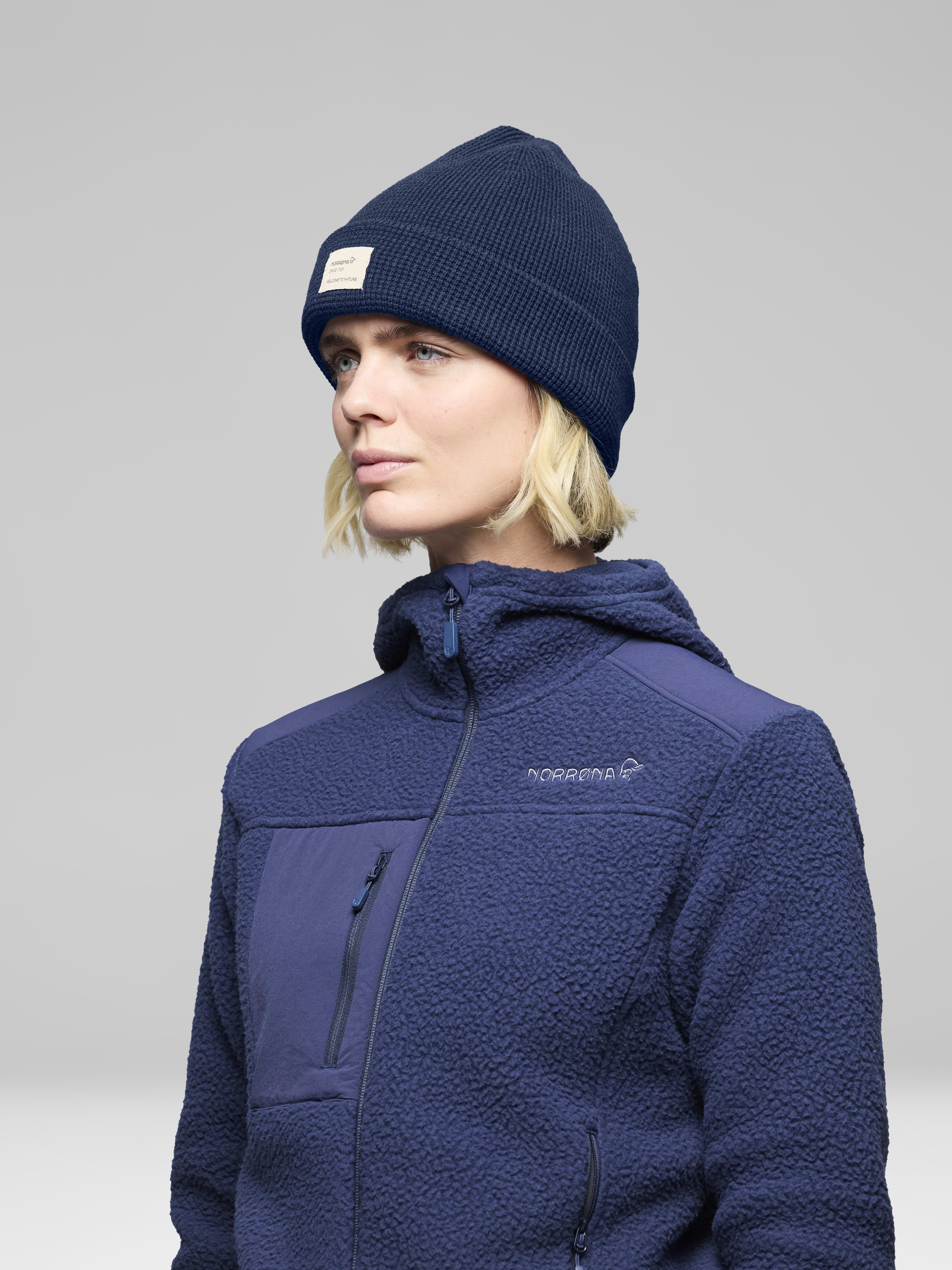 Female Look side image of 29 heavy cotton Beanie Indigo Night Melange