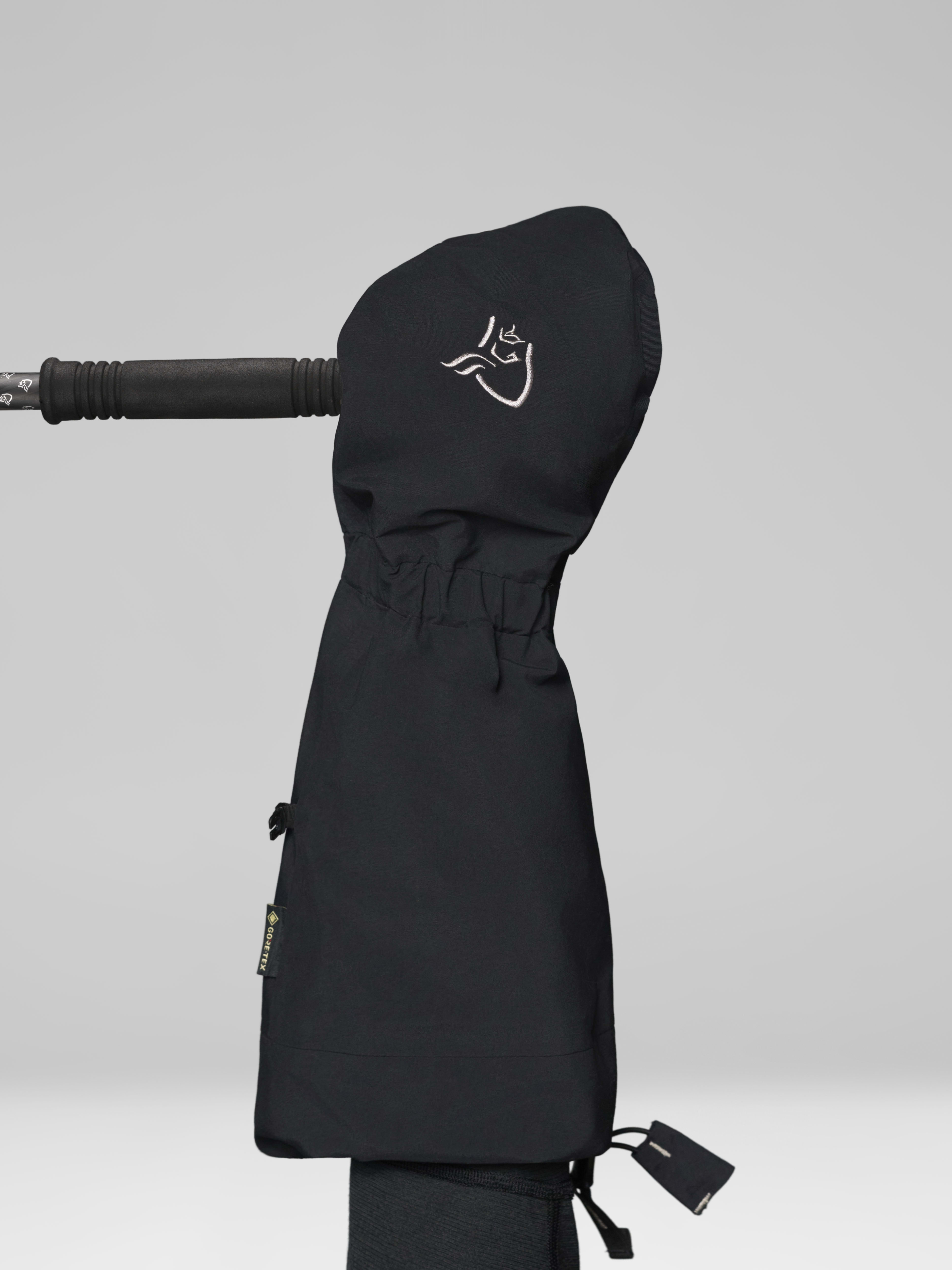 Female Look opening image of arktis Gore-Tex Ousland Edition Mittens Caviar Black