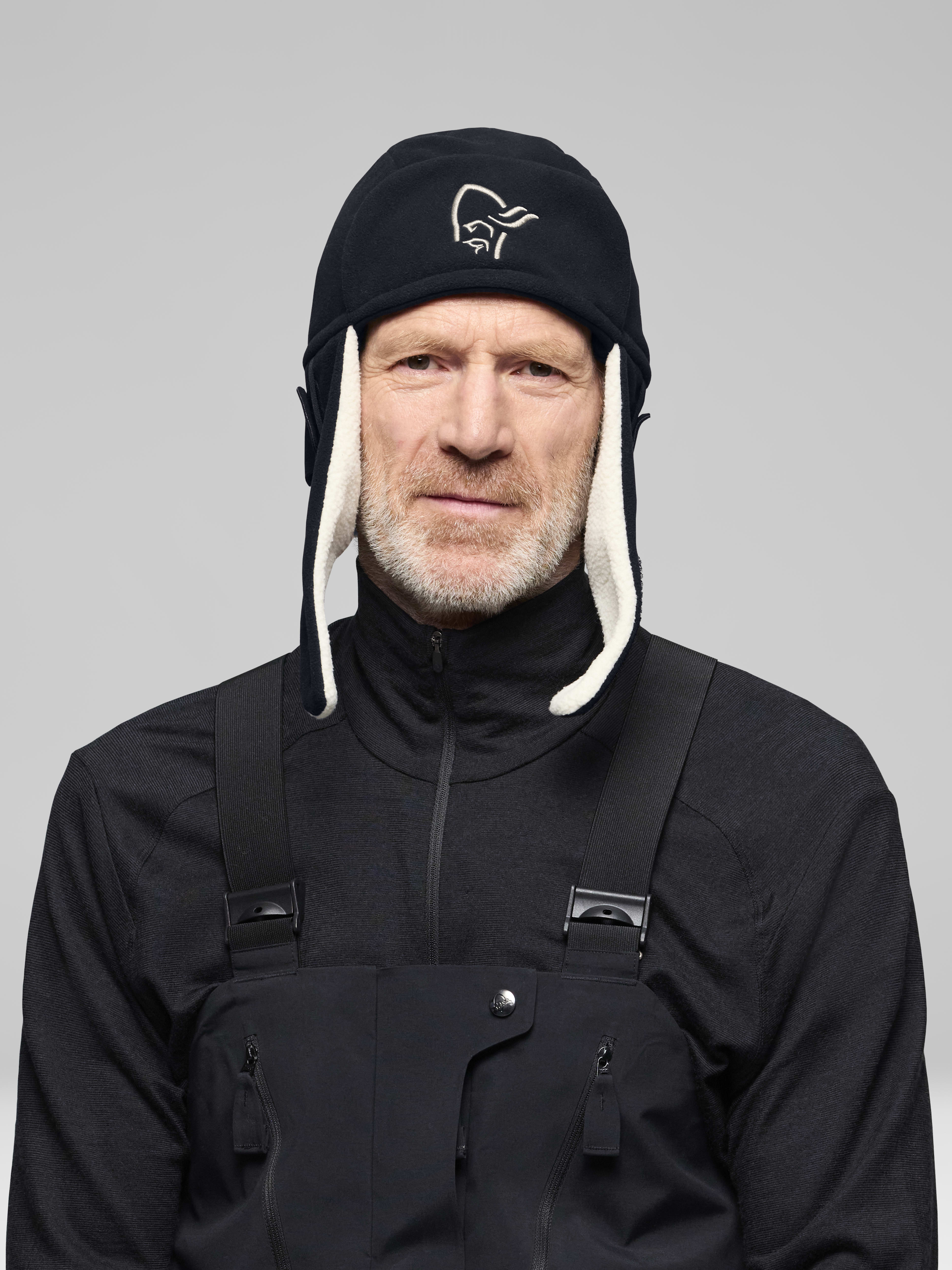 Female Look front image of arktis Windstopper Ousland Edition Cap Caviar Black